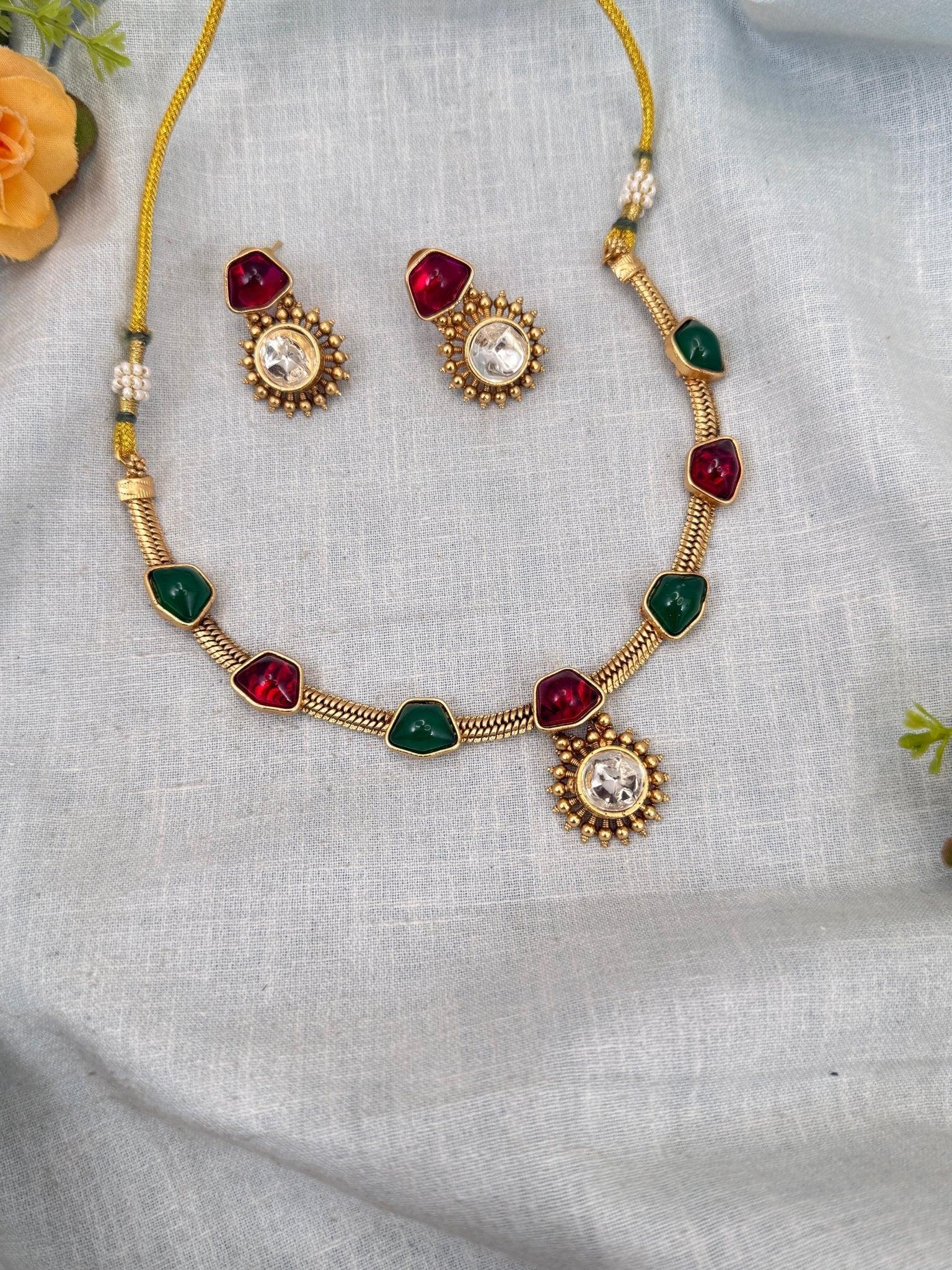 Royal Antique Pendant Short Necklace Set 0291 - Mahilas