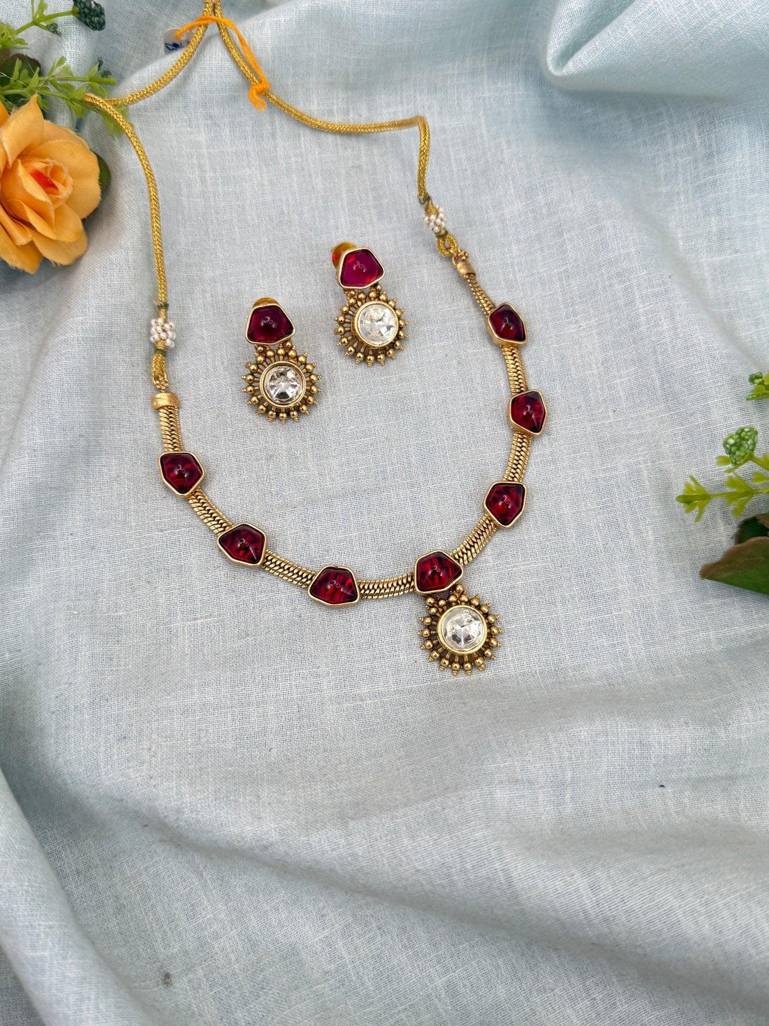 Royal Antique Pendant Short Necklace Set 0292 - Mahilas