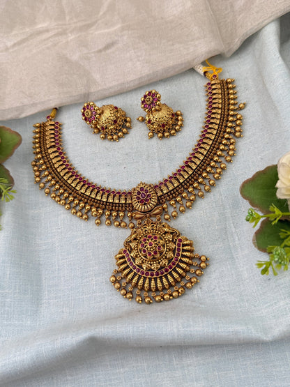 Royal Antique Pendant Short Necklace Set 1108 - Mahilas