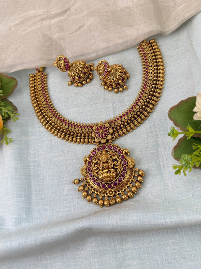 Royal Antique Pendant Short Necklace Set 1111 - Mahilas