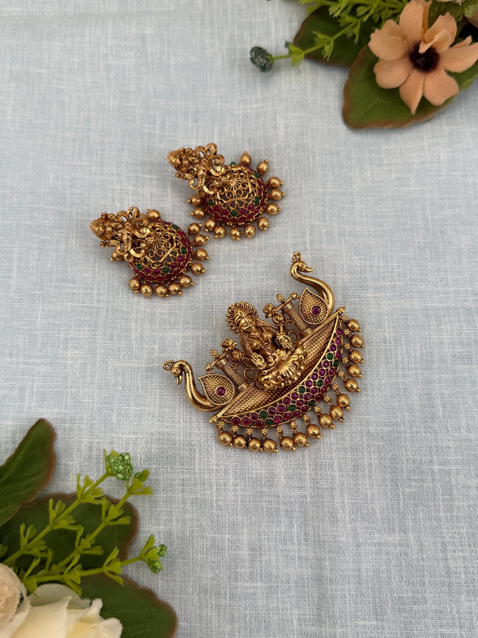 Royal Antique Pendant With Earrings 101 - Mahilas