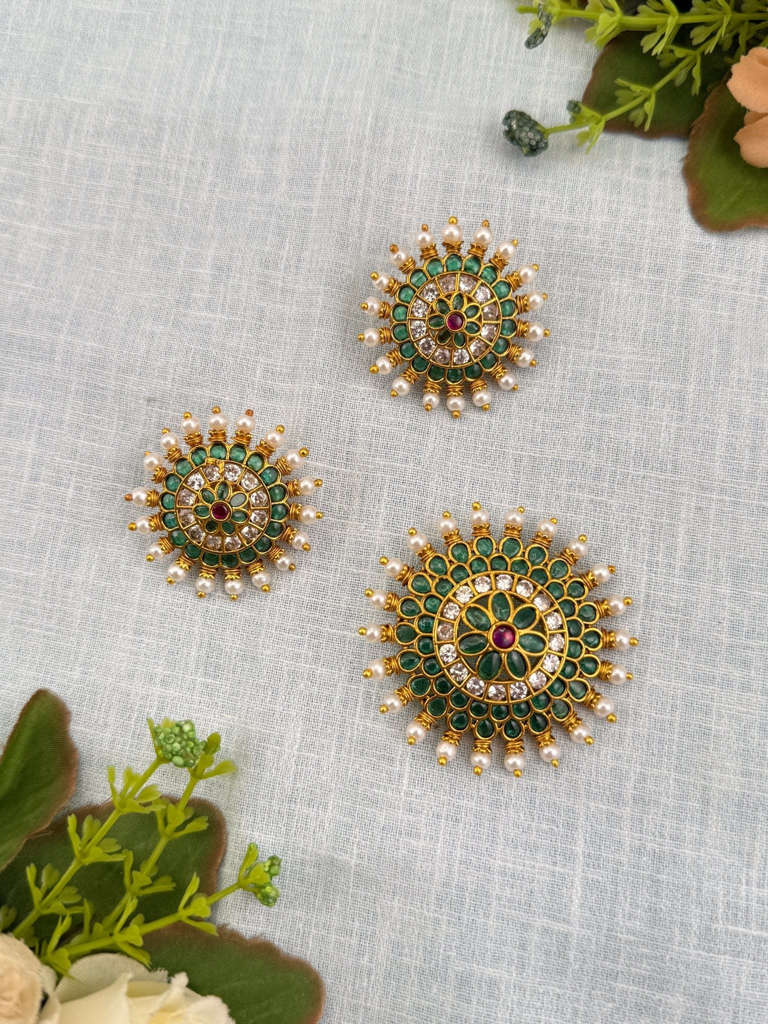 Royal Antique Pendant With Earrings 126 - Mahilas