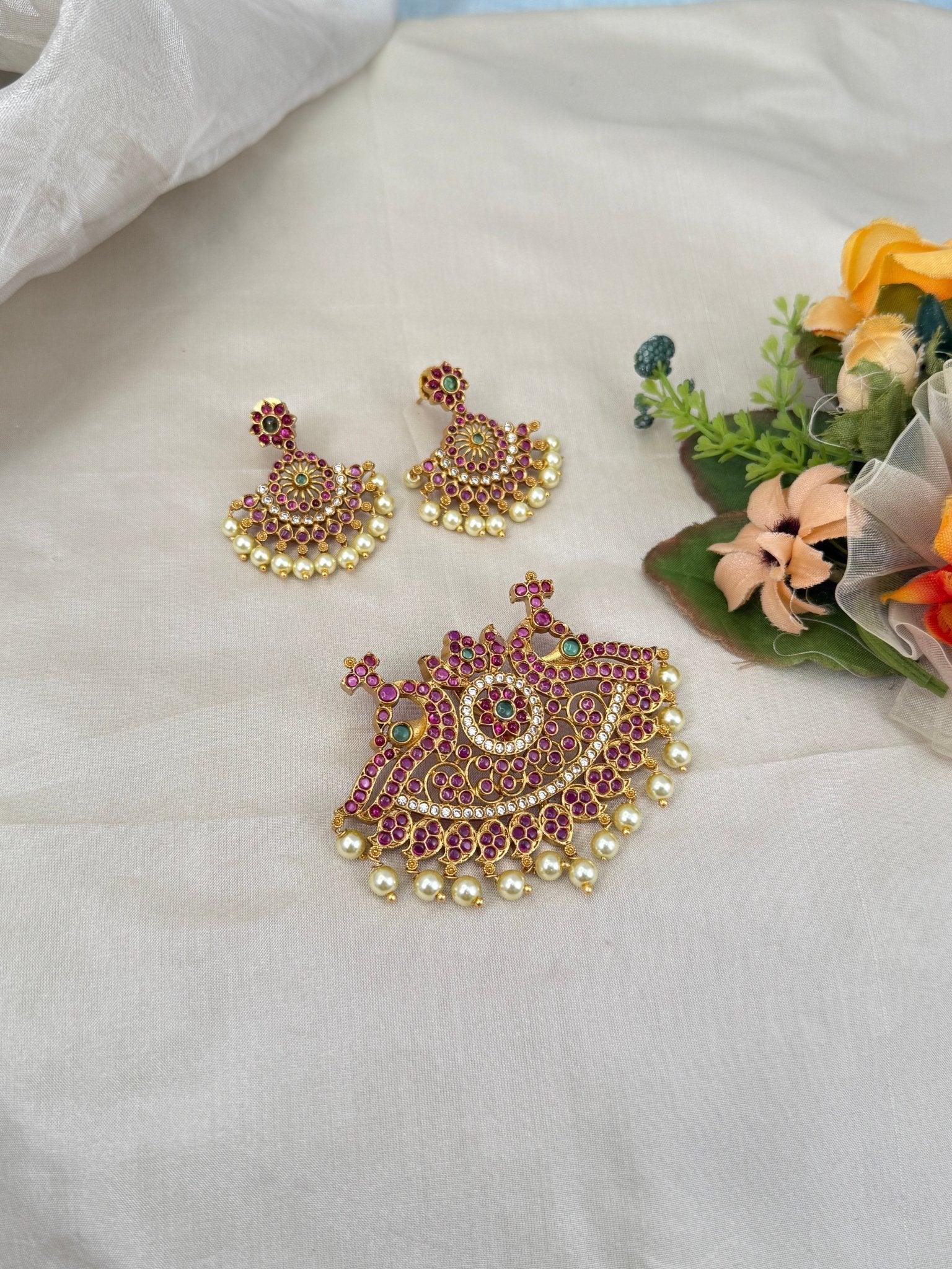 Royal Antique Pendant With Earrings 166 - Mahilas