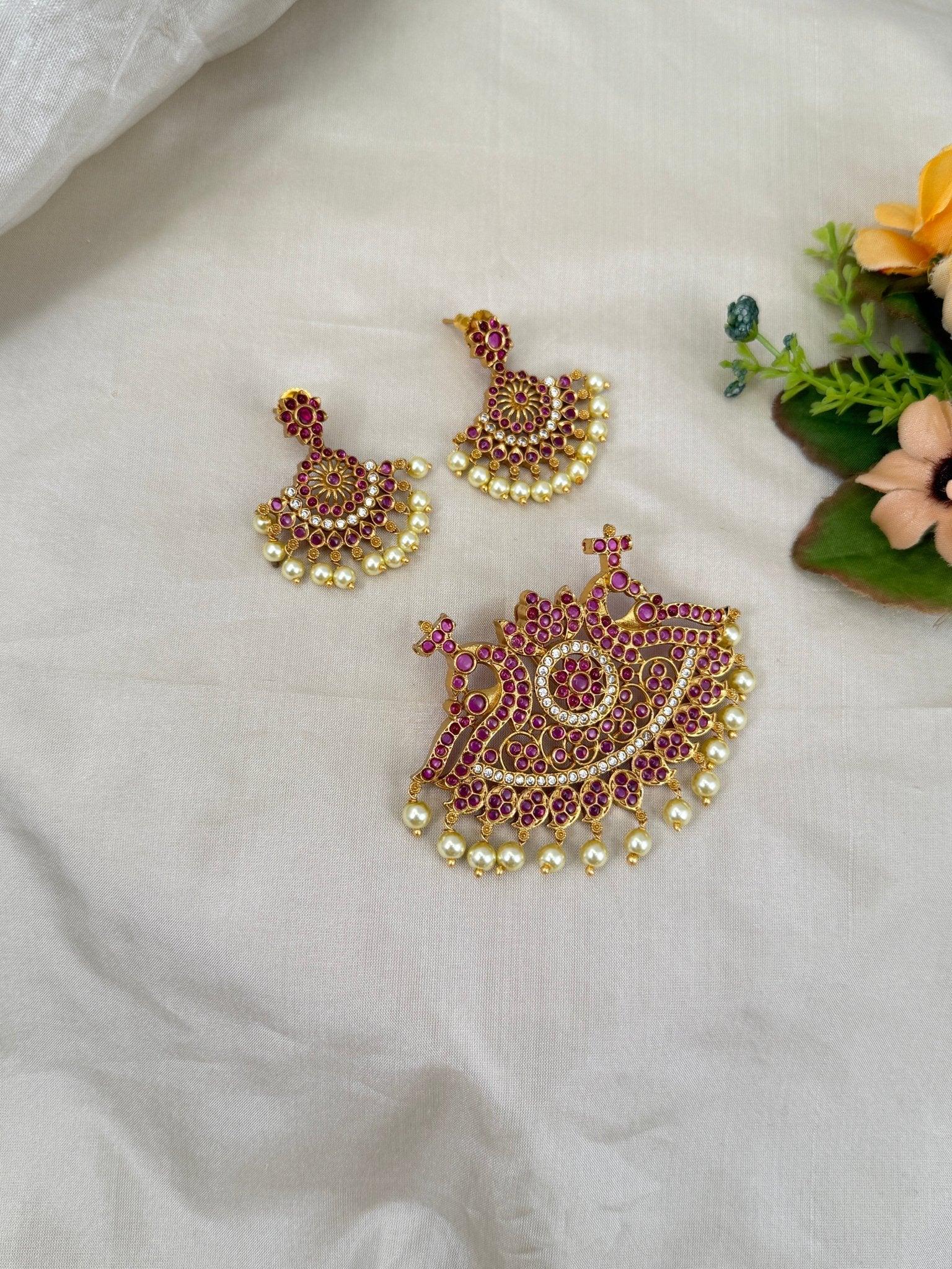 Royal Antique Pendant With Earrings 167 - Mahilas