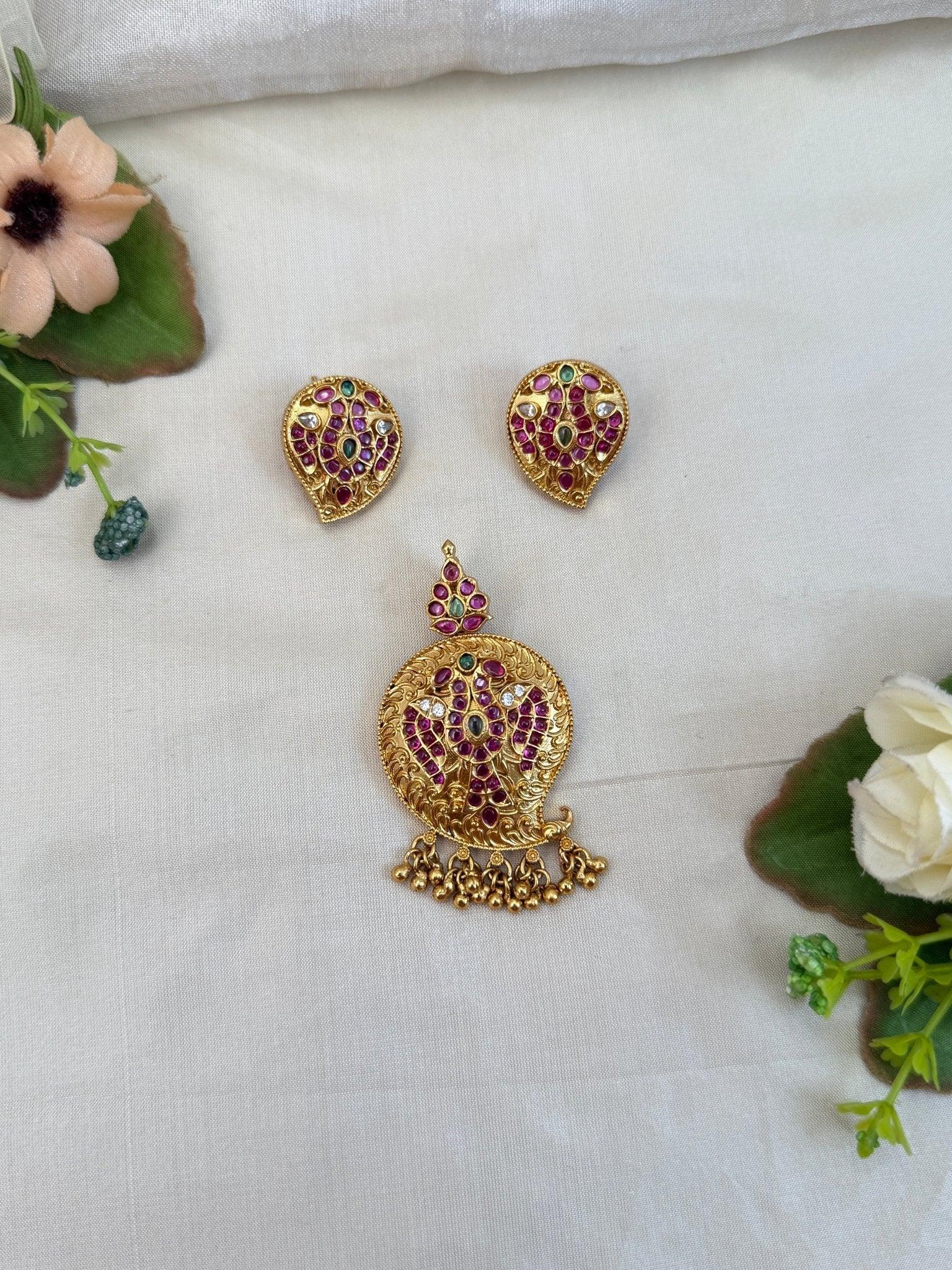 Royal Antique Pendant With Earrings 200 - Mahilas