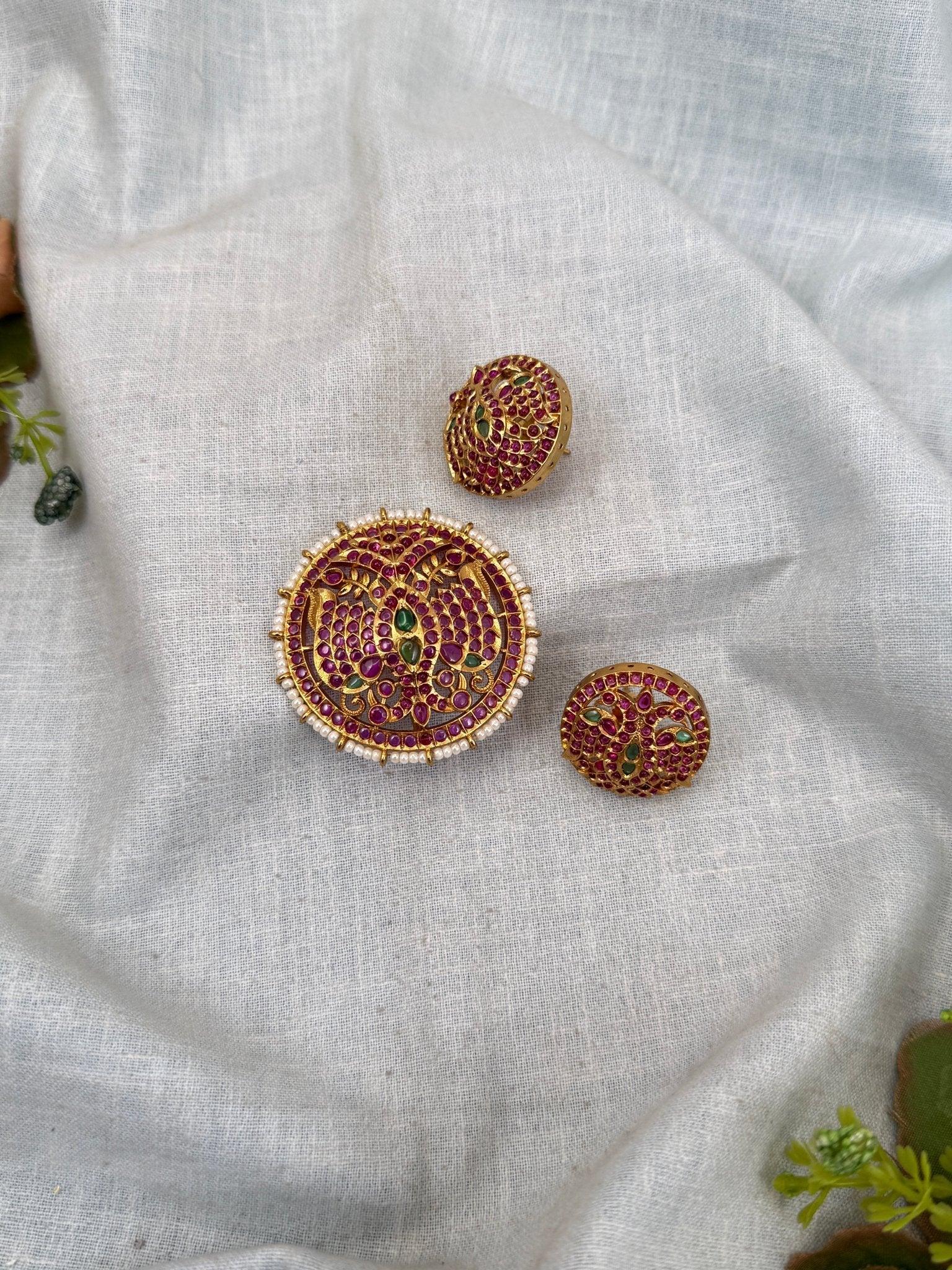 Royal Antique Pendant With Earrings 220 - Mahilas