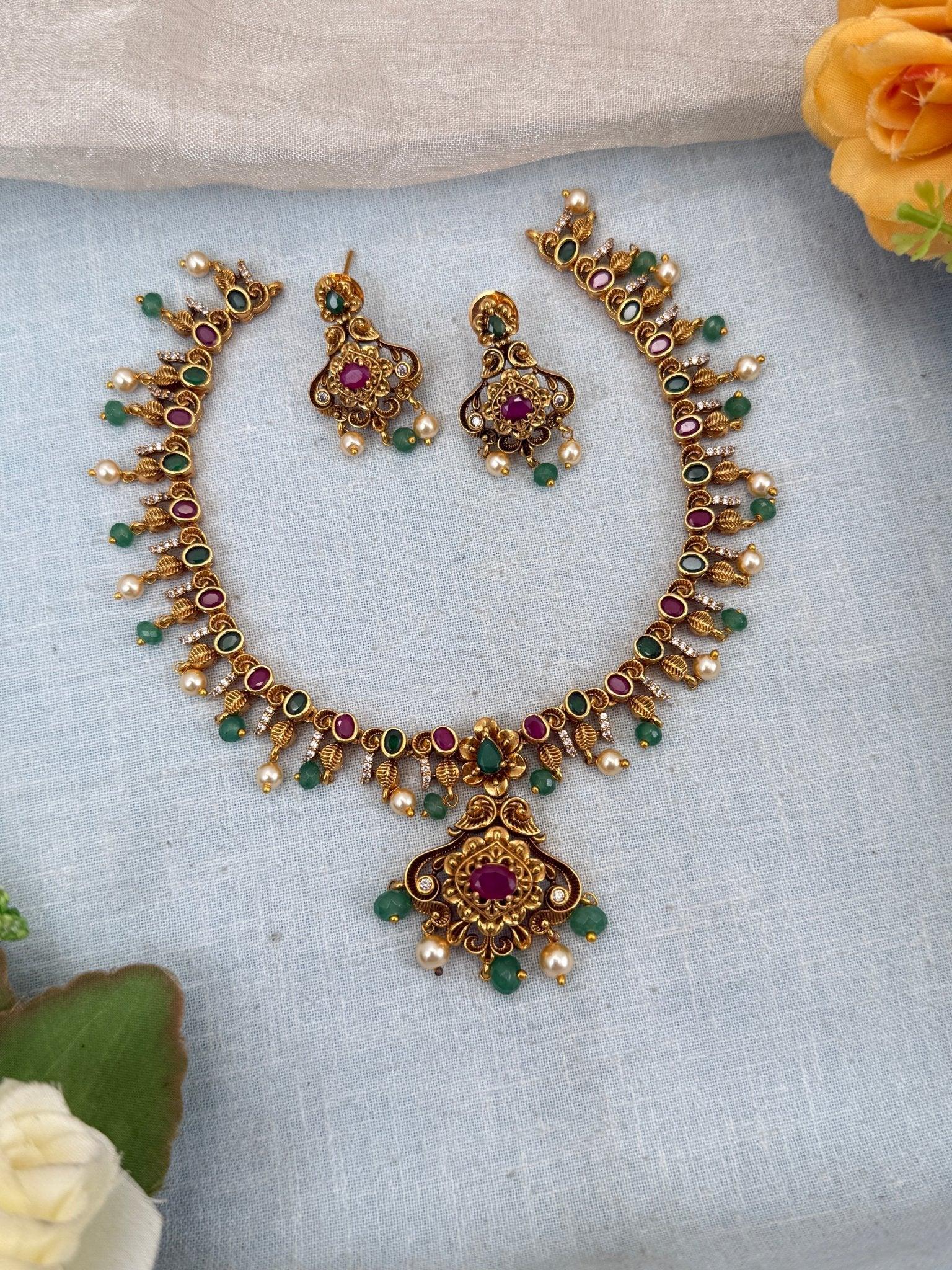 Royal Antique Ruby Stone Short Necklace Set 0138 - Mahilas