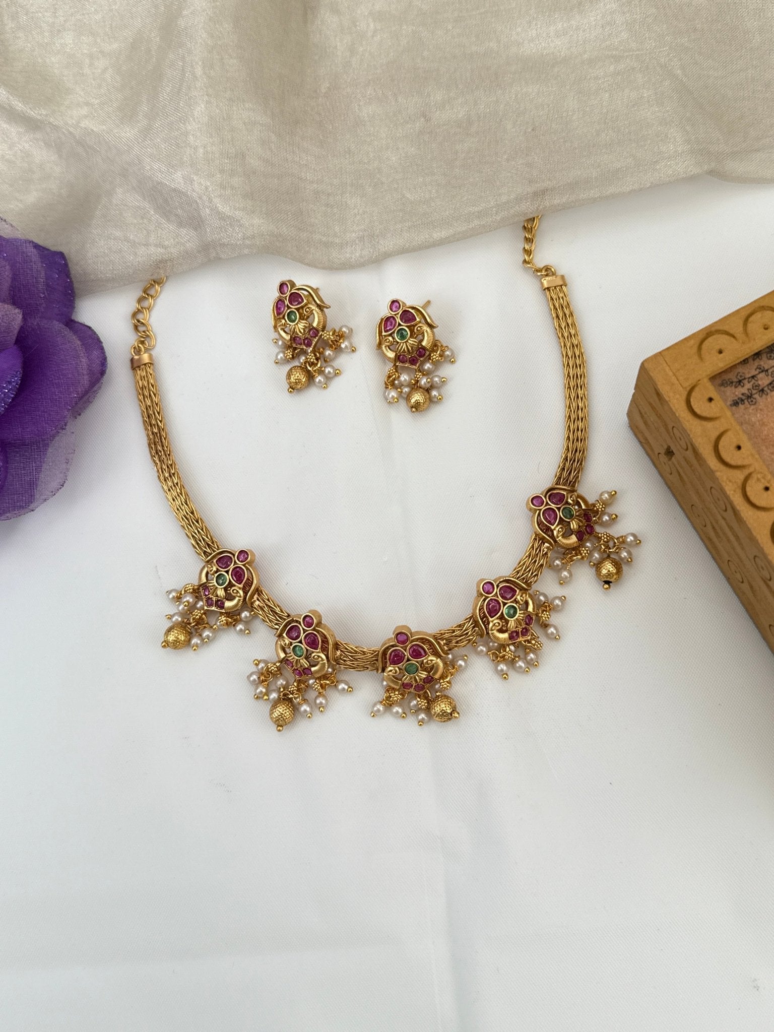 Royal Antique Short Choker Necklace Set 1030 - Mahilas