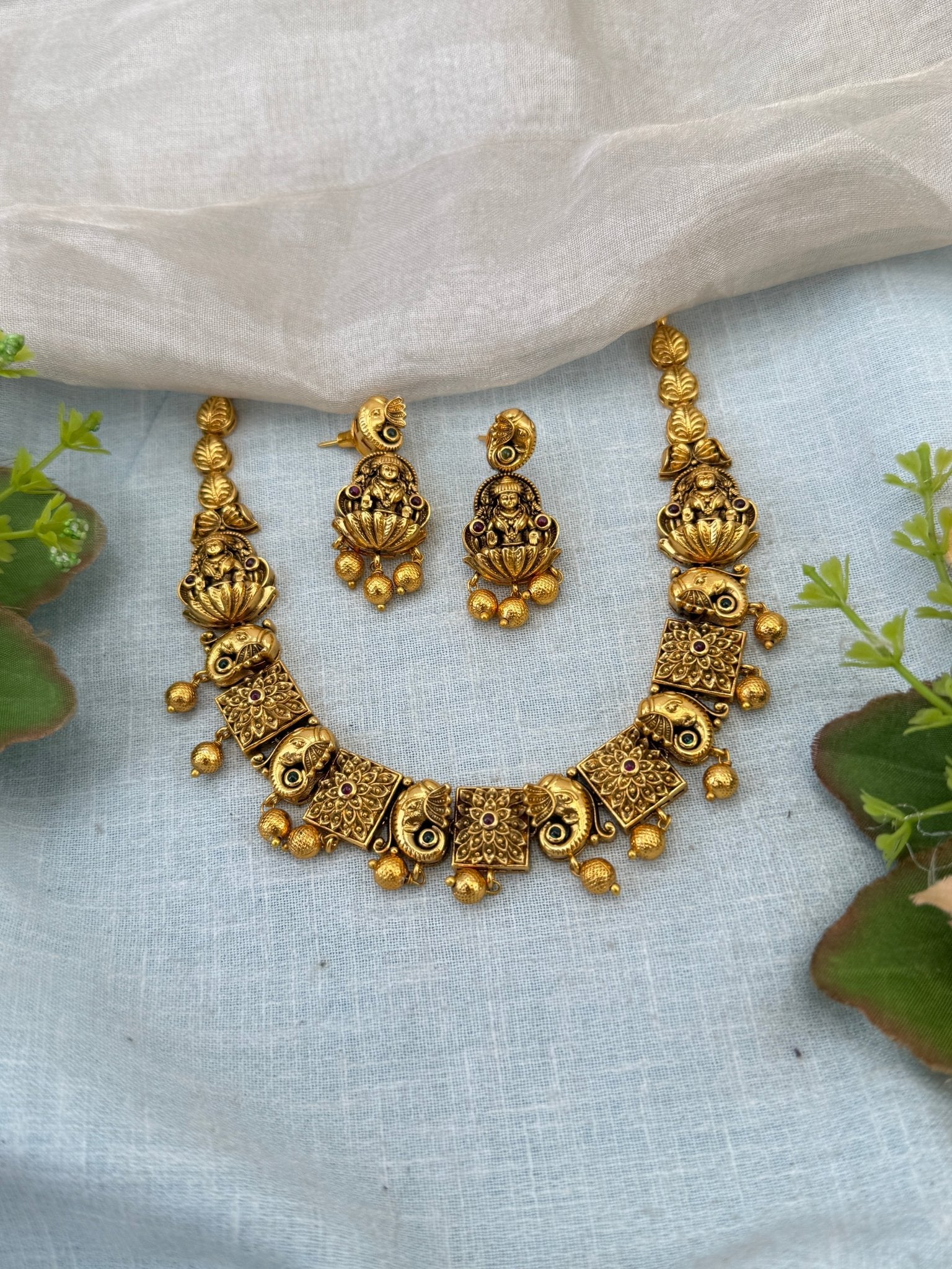 Royal Antique Short Elephant Necklace Set 1171 - Mahilas