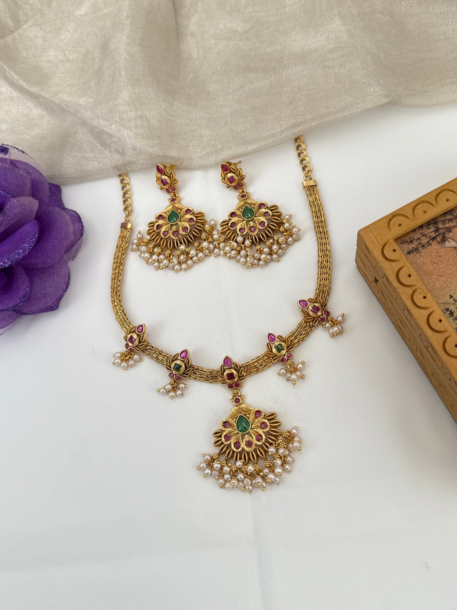 Royal Antique Short Necklace Set 1027 - Mahilas