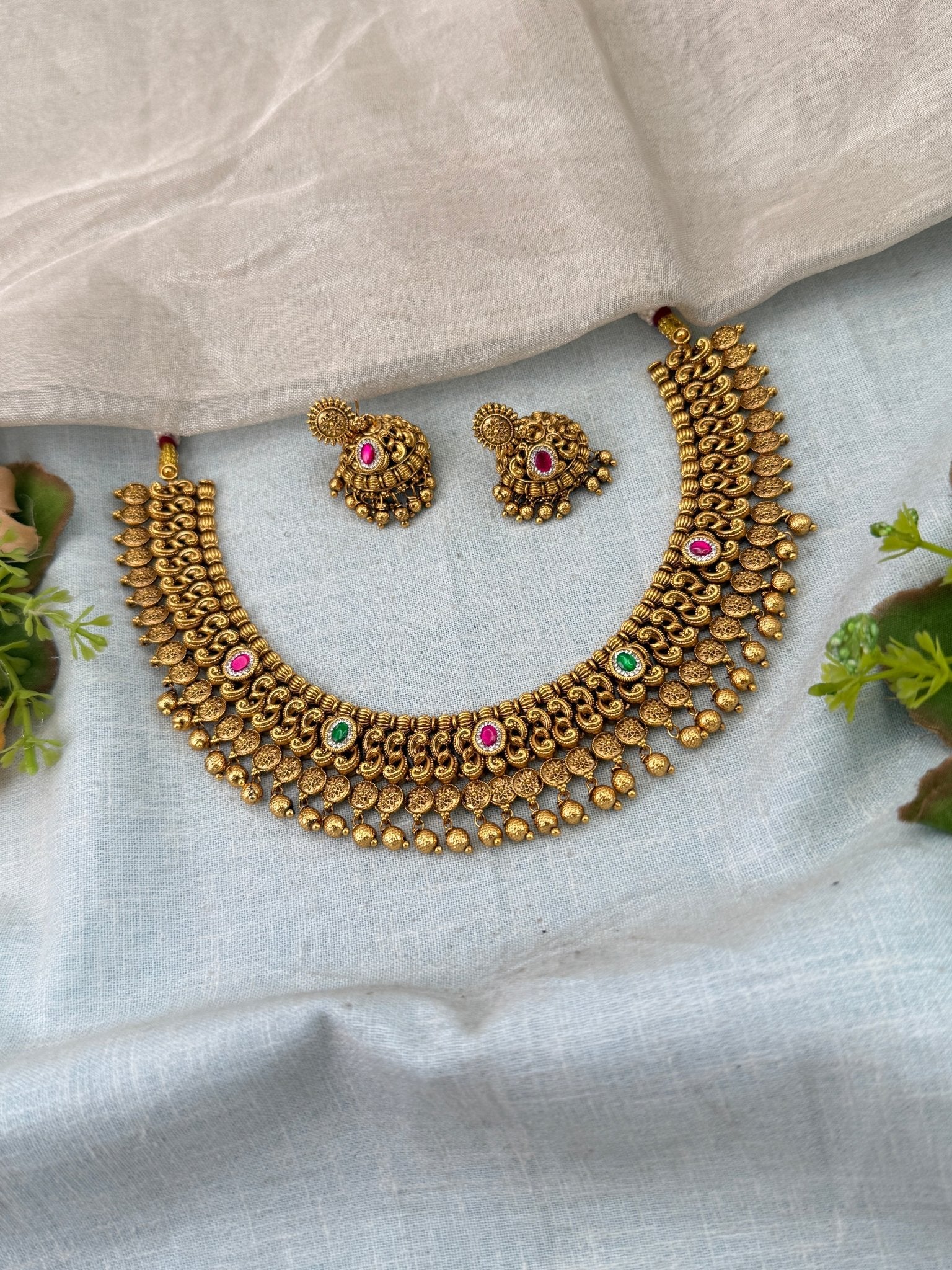 Royal Antique Short Necklace Set 1099 - Mahilas