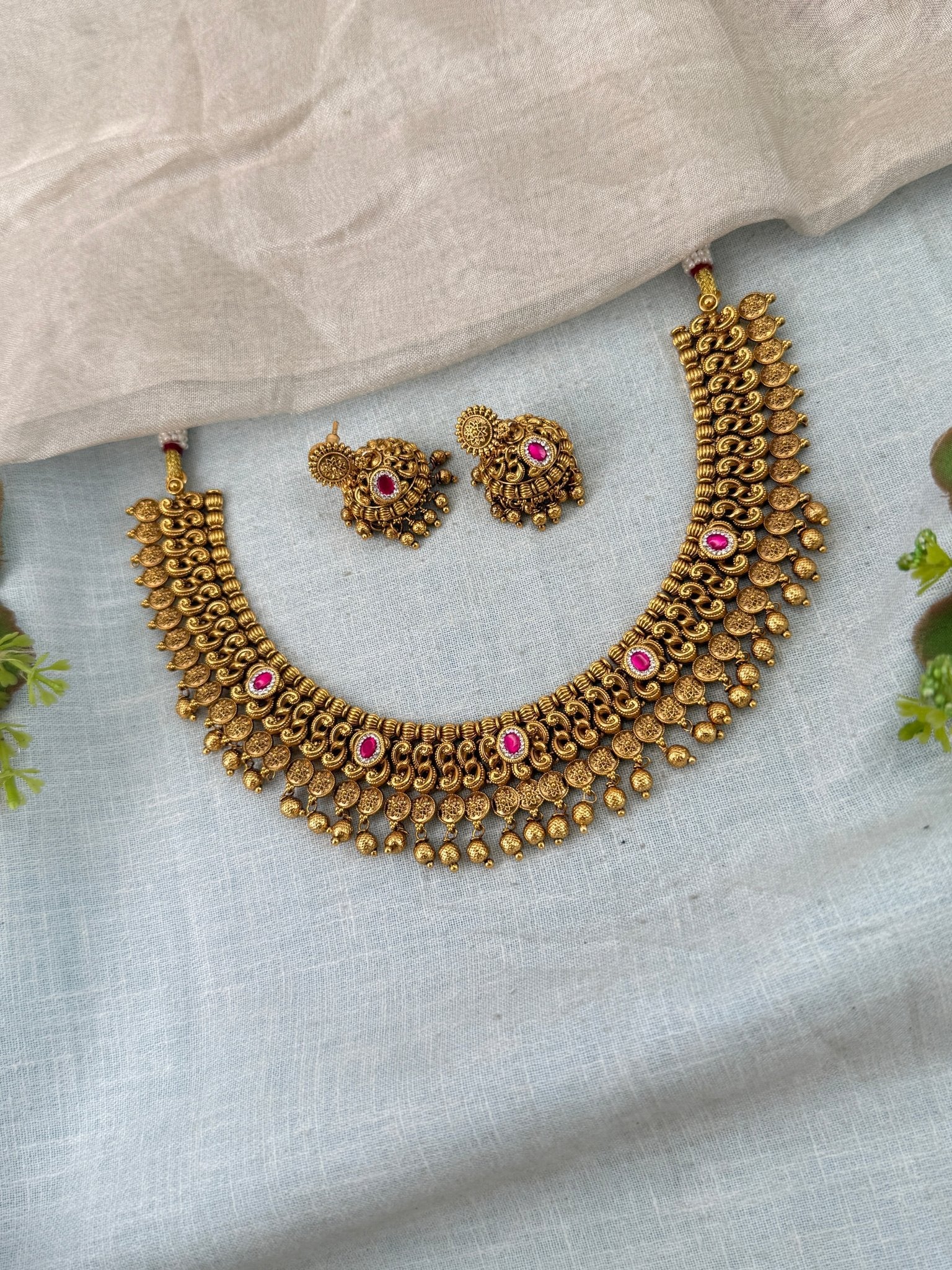 Royal Antique Short Necklace Set 1104 - Mahilas