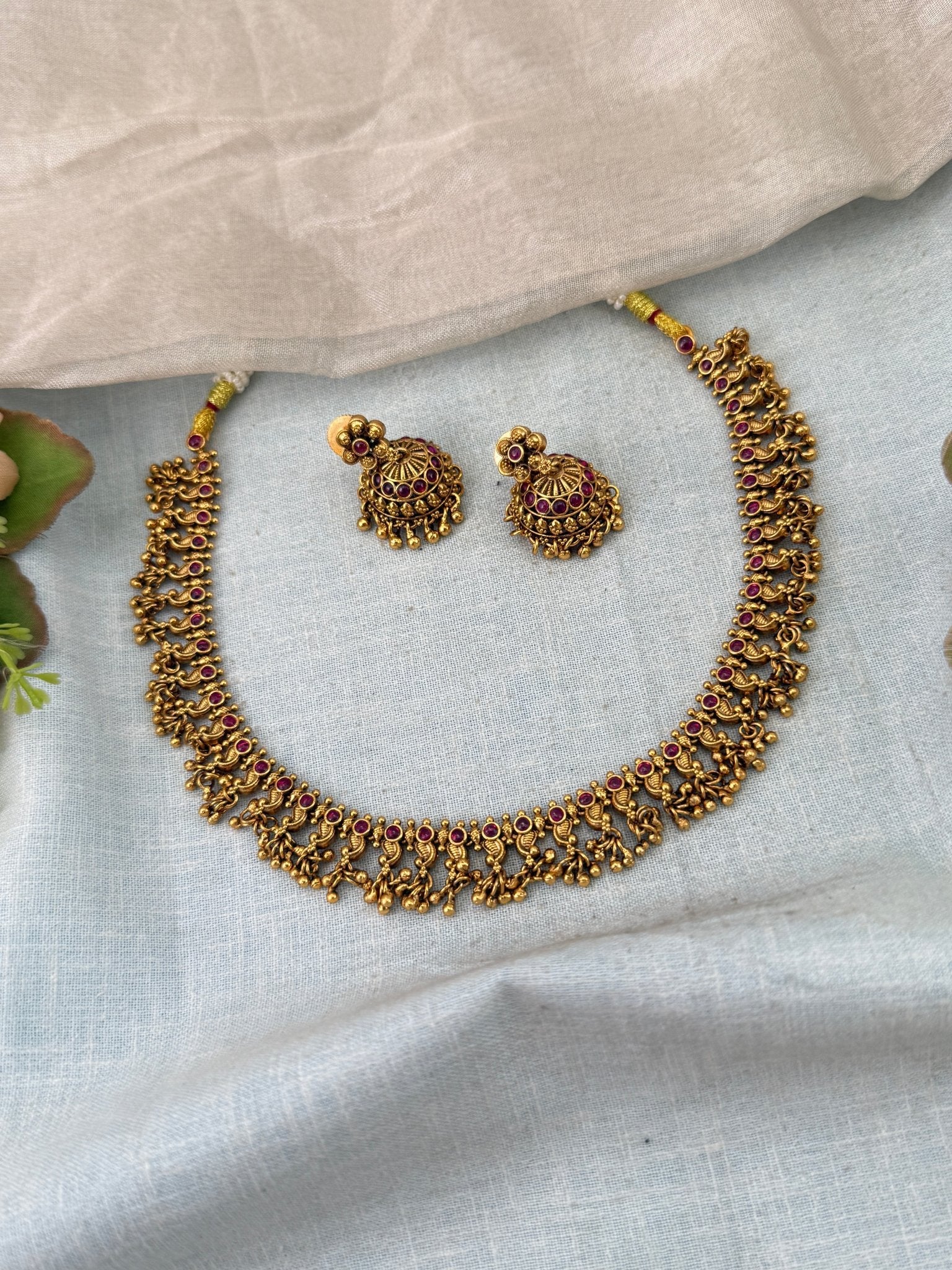 Royal Antique Short Necklace Set 1110 - Mahilas