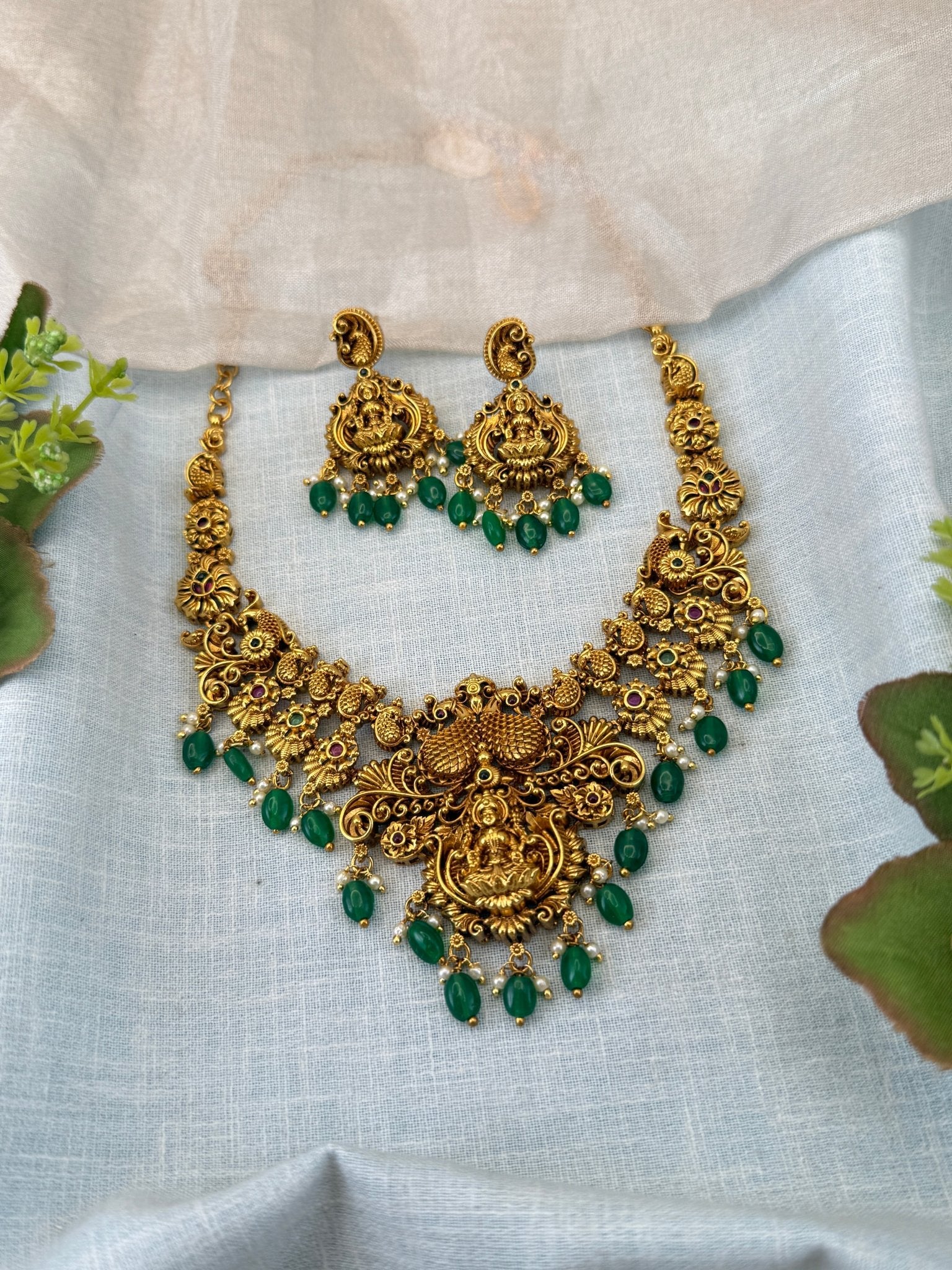 Royal Antique Short Necklace Set 1131 - Mahilas