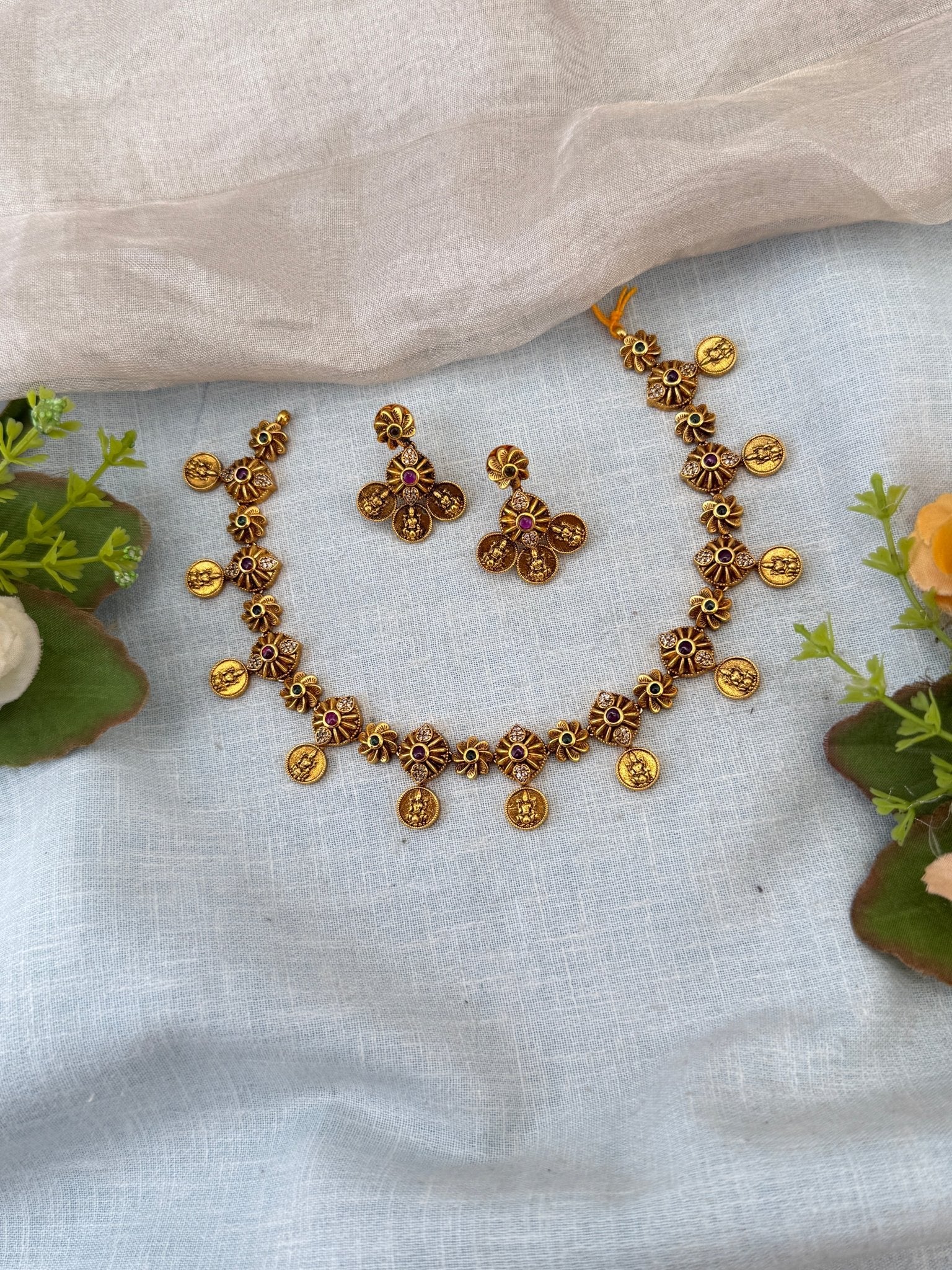Royal Antique Short Necklace Set 1173 - Mahilas