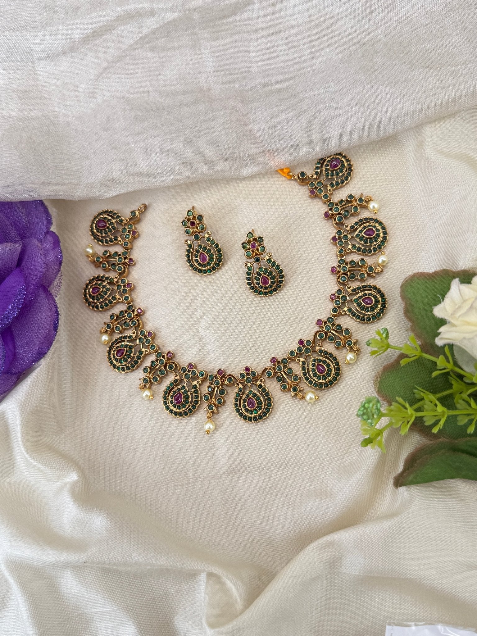 Royal Antique Short Necklace Set 1224 - Mahilas