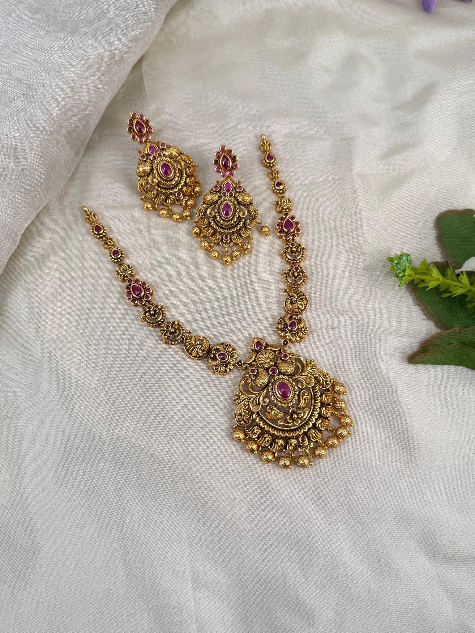 Royal Antique Short Necklace Set 657 - Mahilas