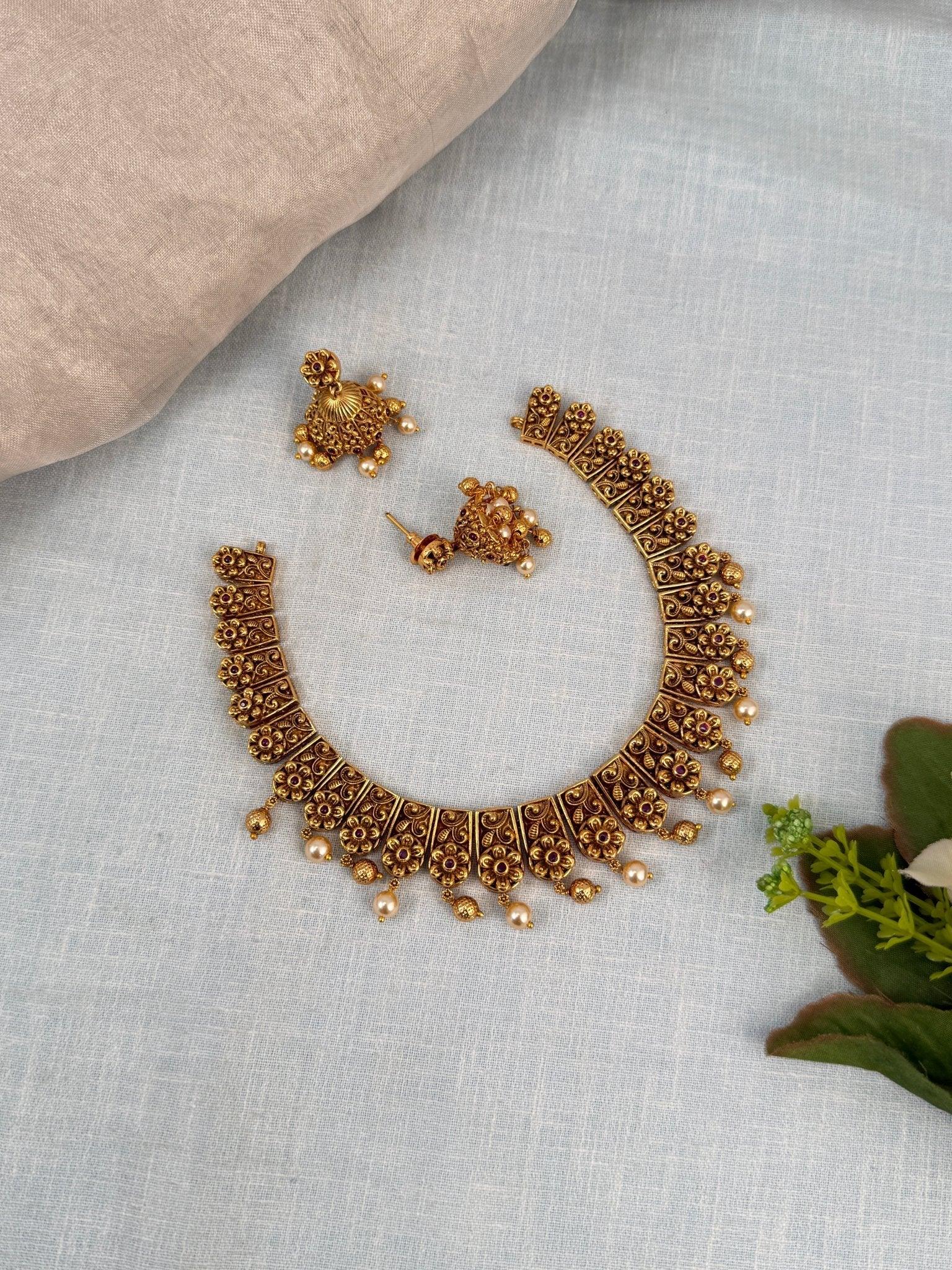 Royal Antique Short Necklace Set 662 - Mahilas