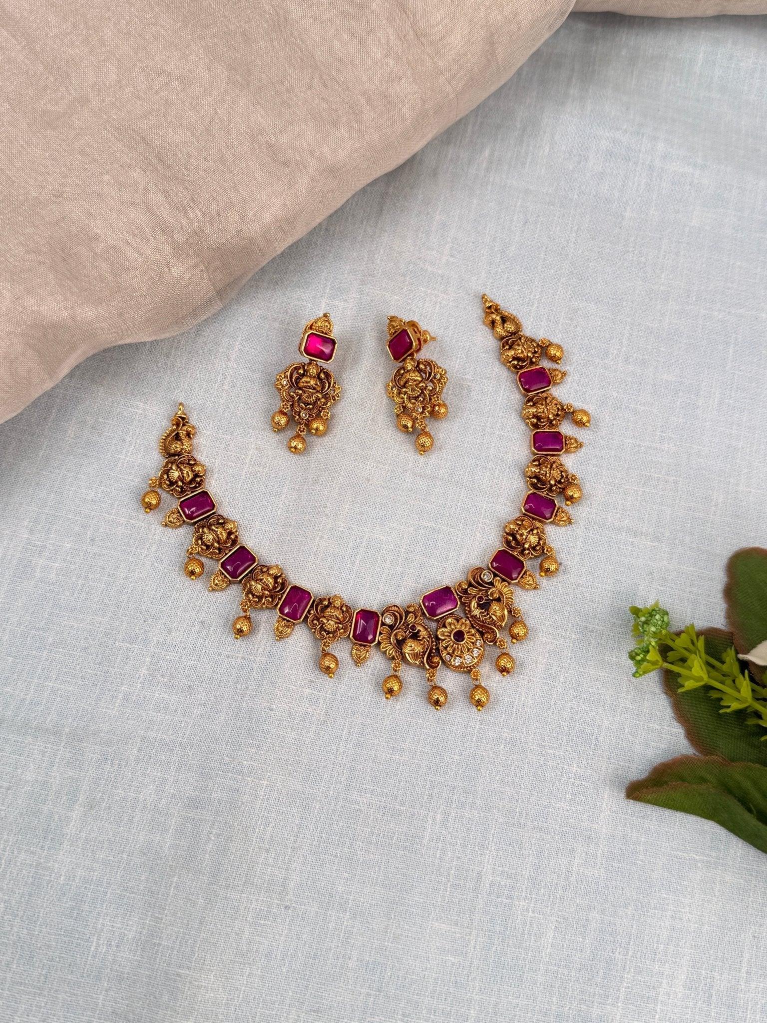 Royal Antique Short Necklace Set 666 - Mahilas