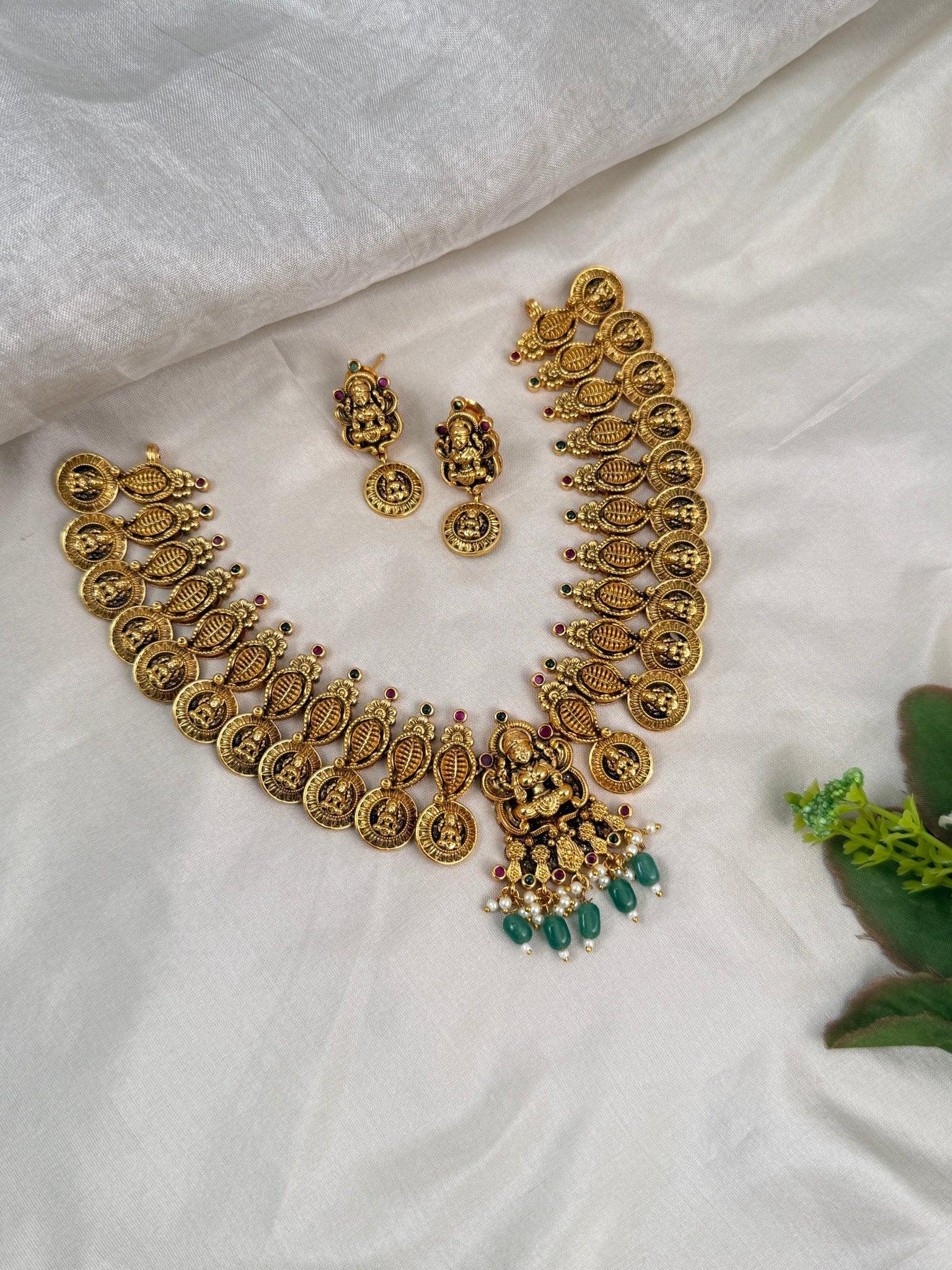 Royal Antique Short Necklace Set 671 - Mahilas