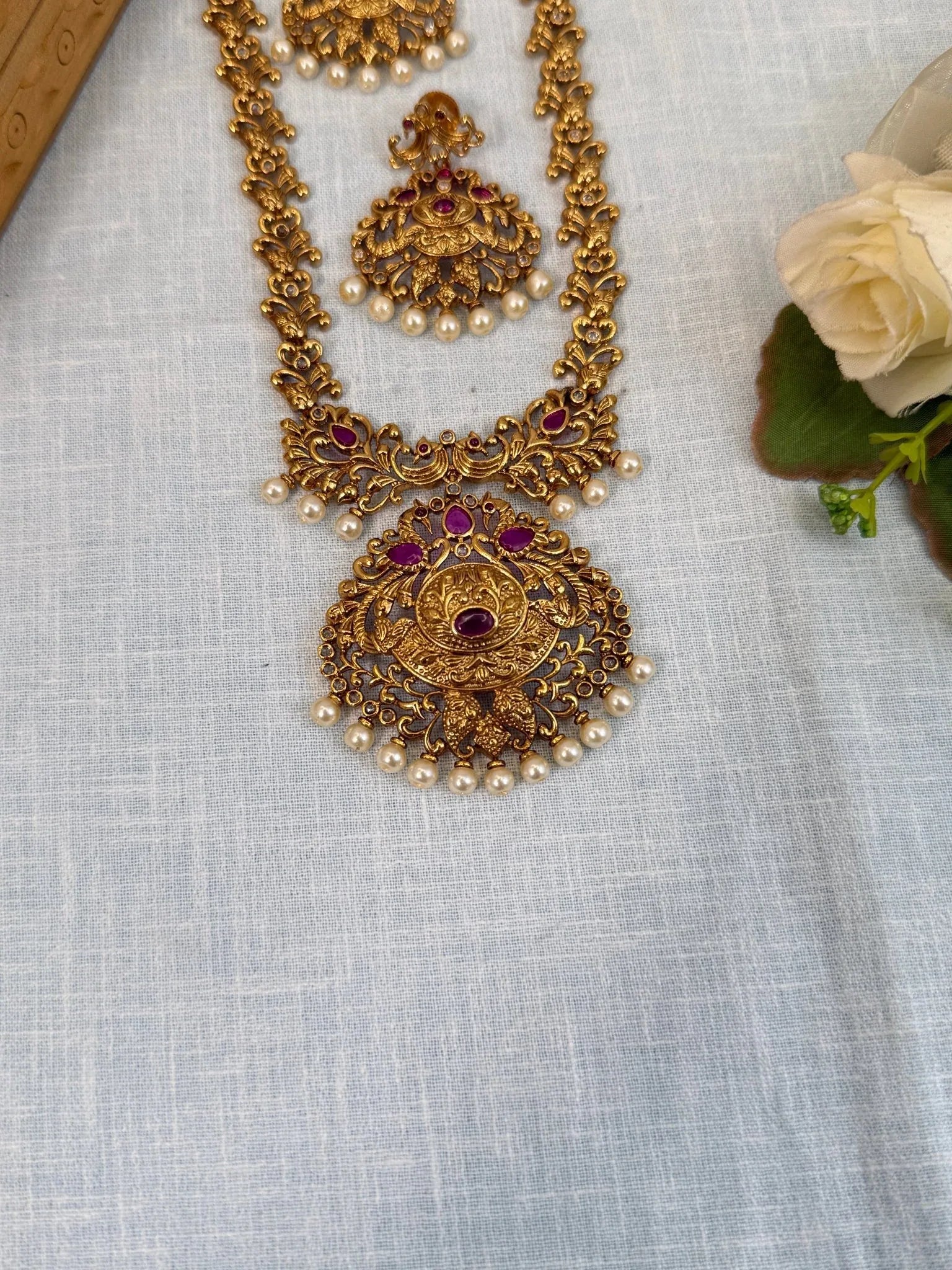 Royal Antique Short Necklace Set 831 - Mahilas