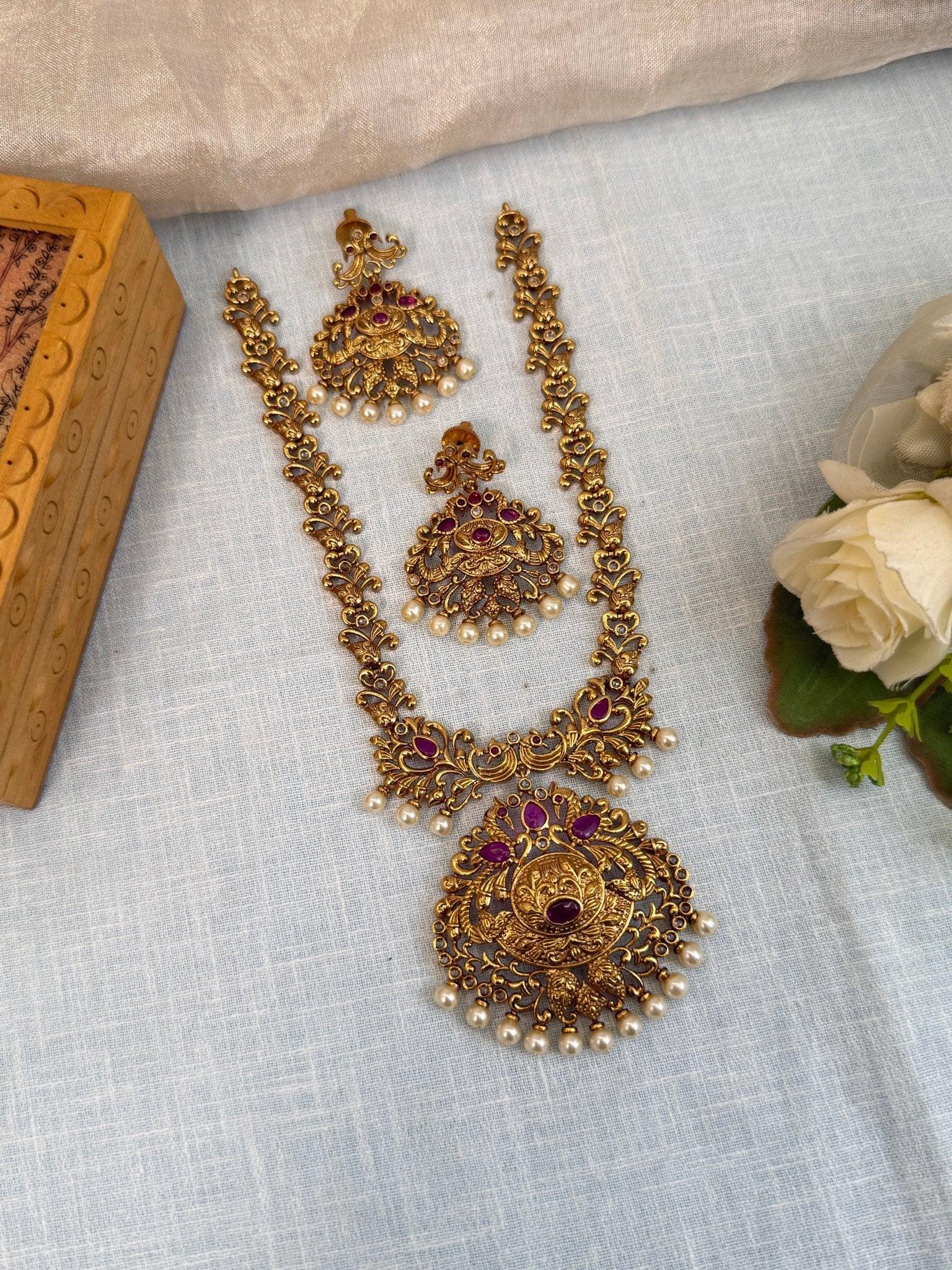 Royal Antique Short Necklace Set 831 - Mahilas