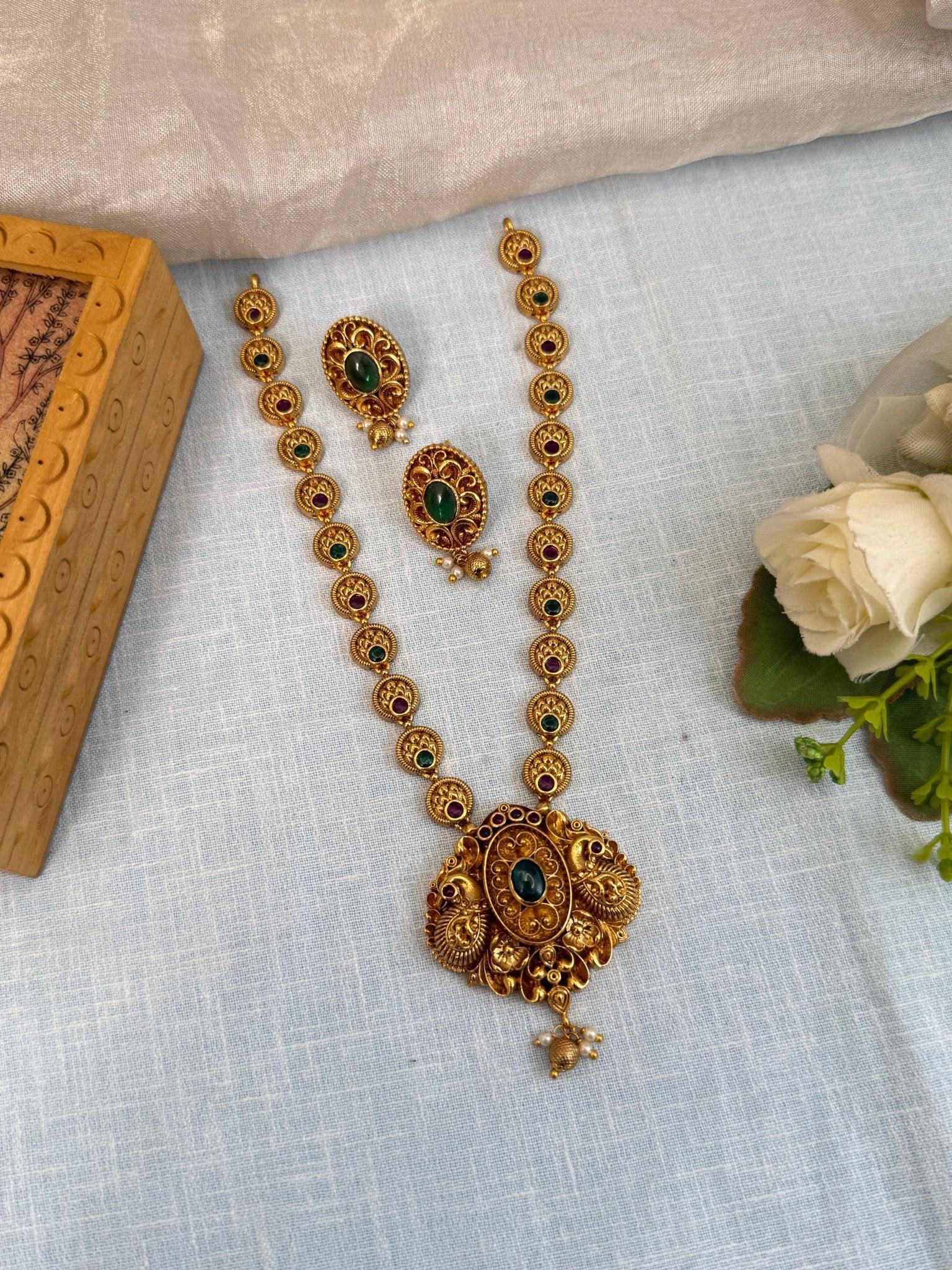 Royal Antique Short Necklace Set 833 - Mahilas