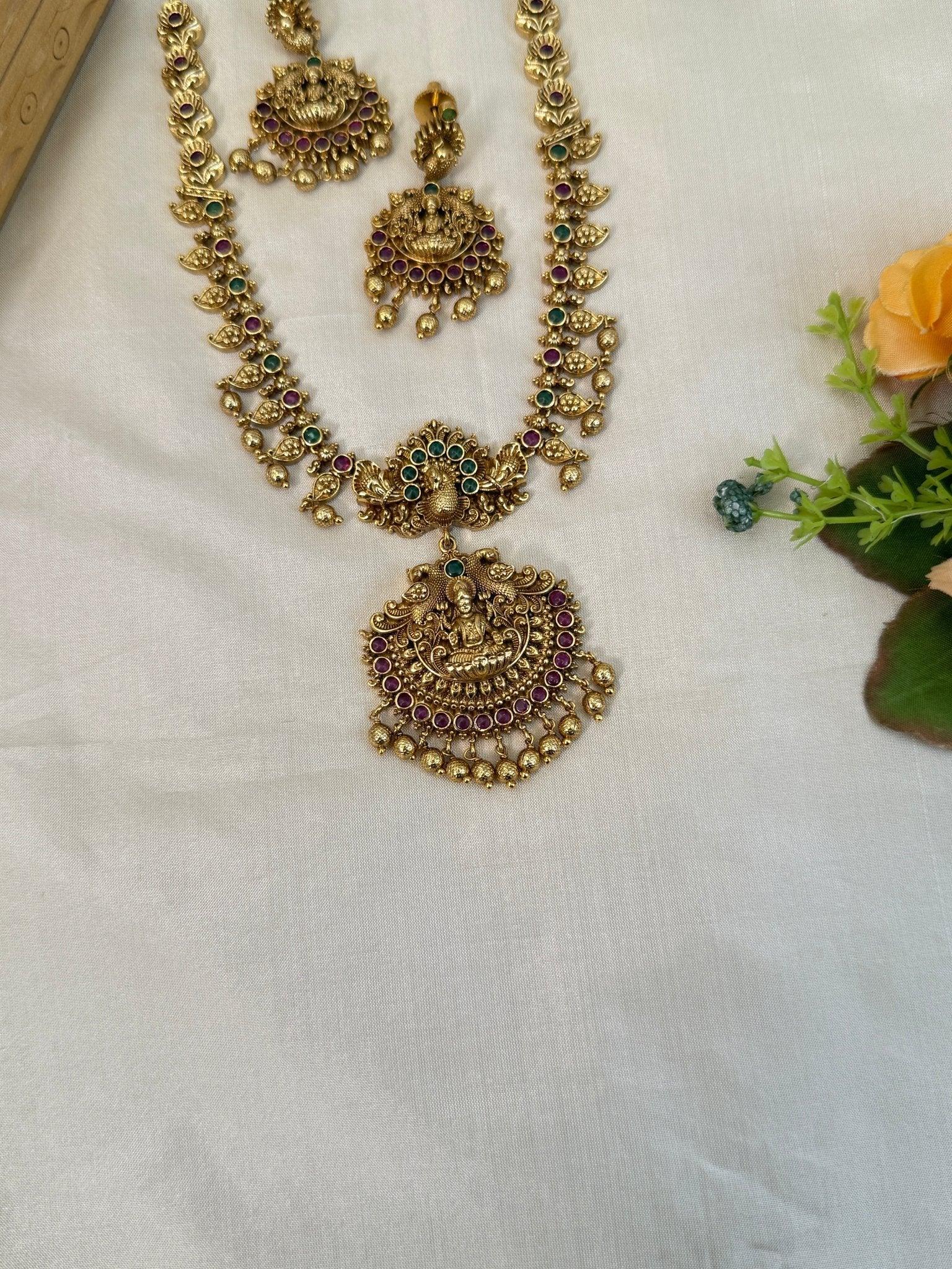Royal Antique Short Necklace Set 836 - Mahilas