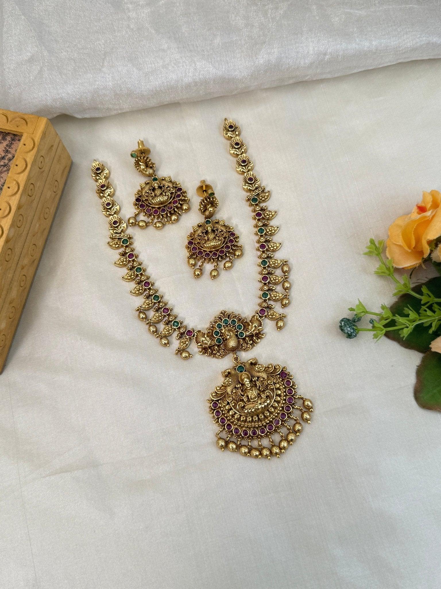 Royal Antique Short Necklace Set 836 - Mahilas