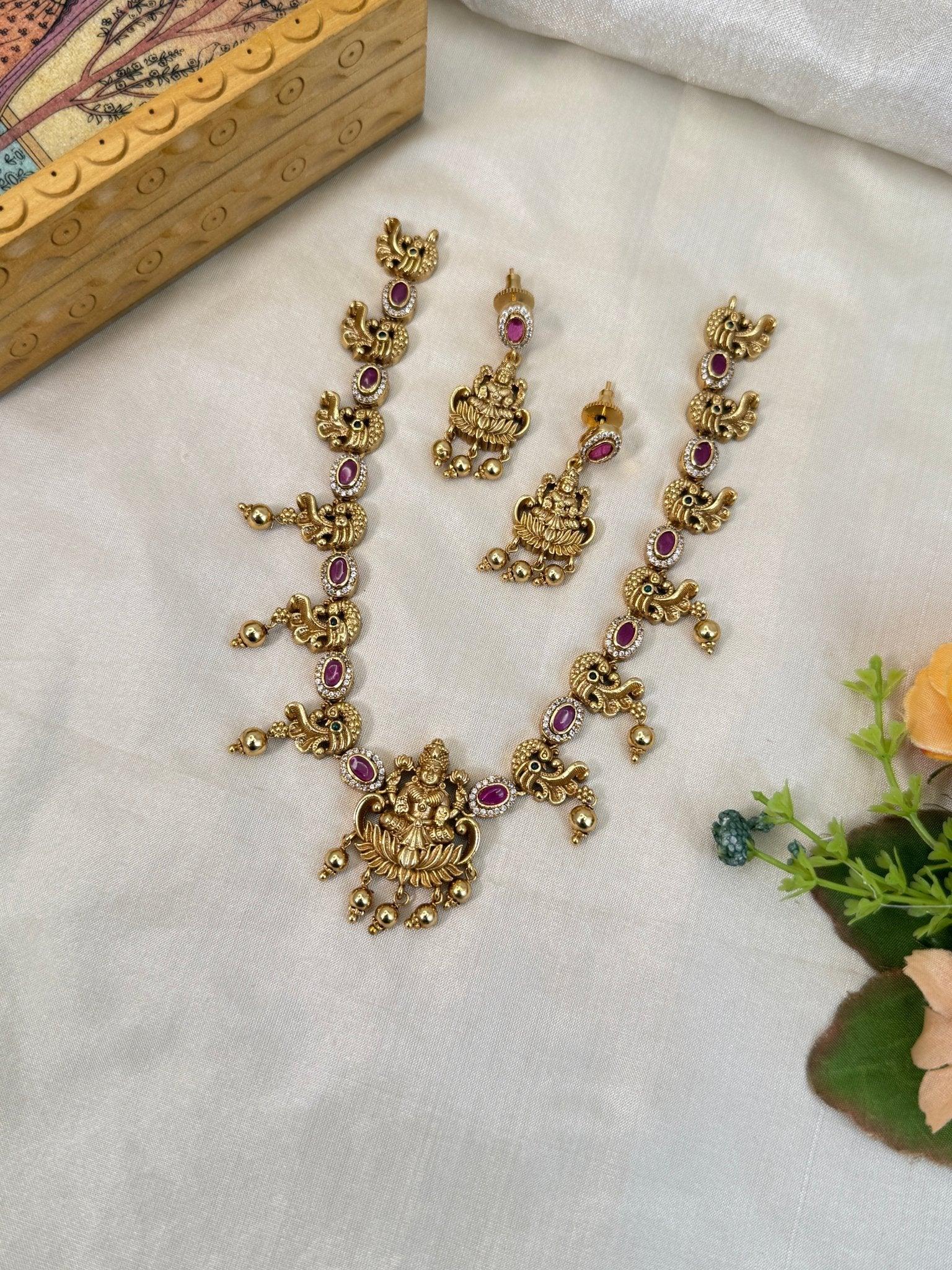 Royal Antique Short Necklace Set 839 - Mahilas