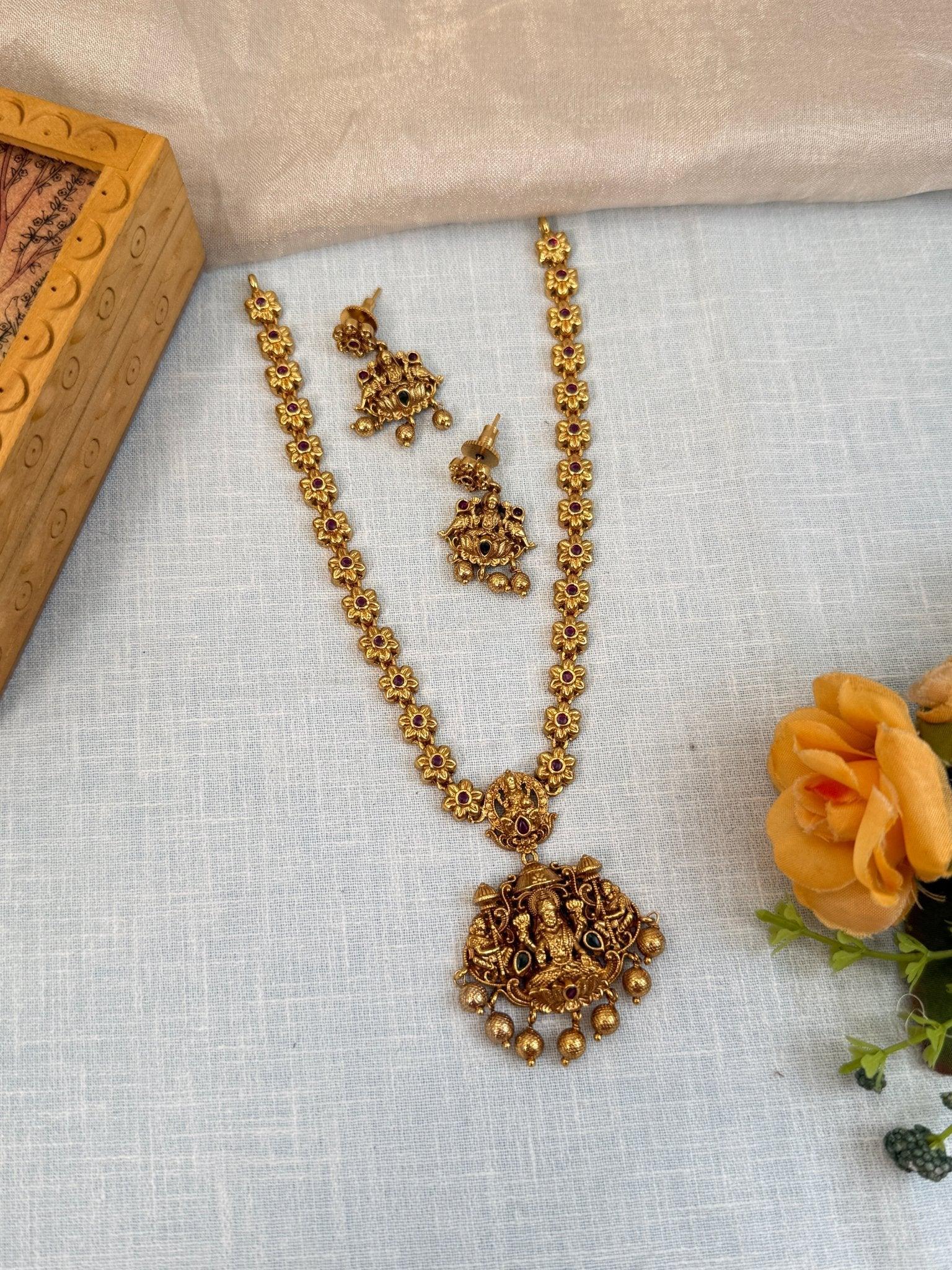 Royal Antique Short Necklace Set 851 - Mahilas