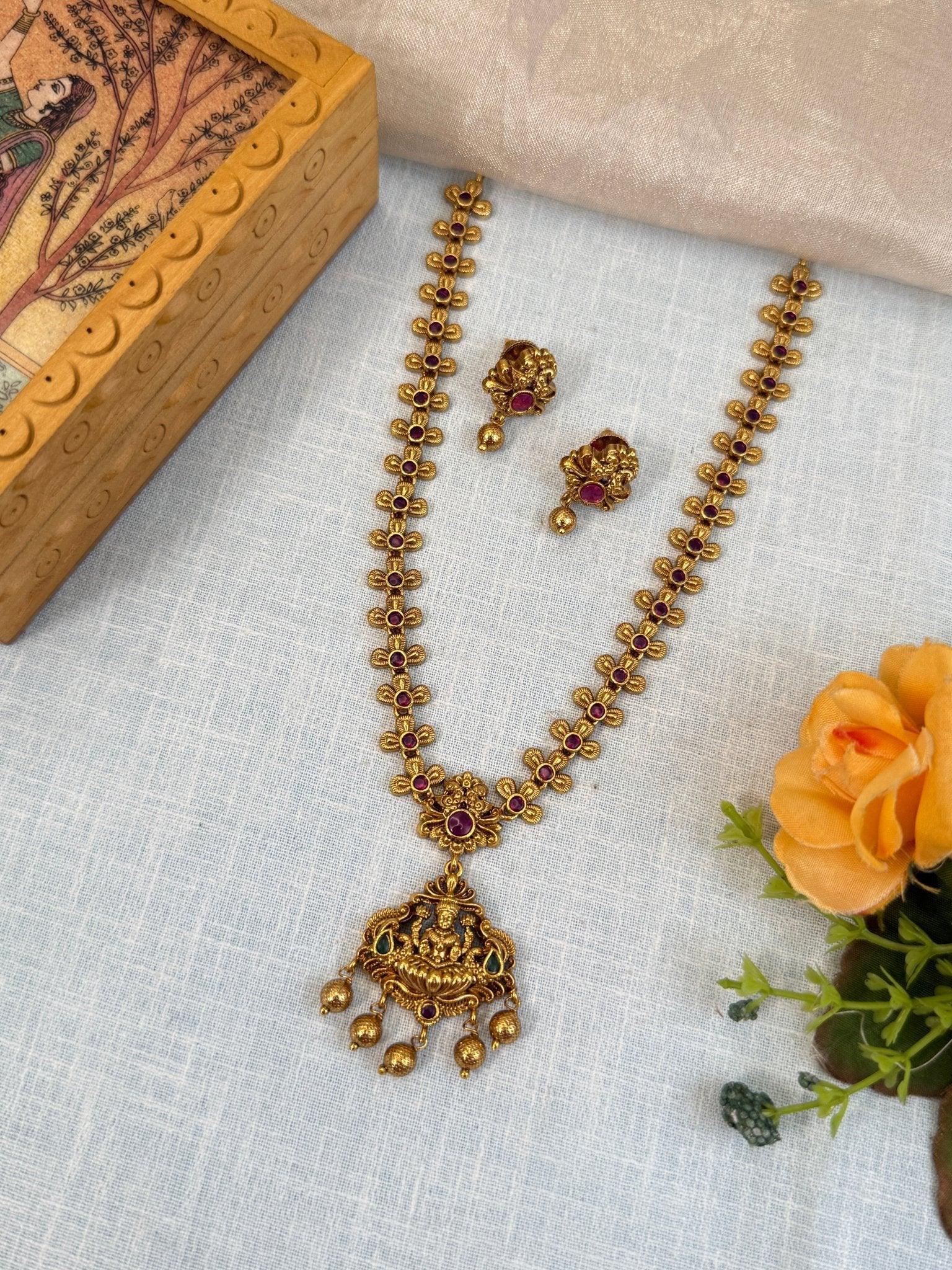 Royal Antique Short Necklace Set 855 - Mahilas