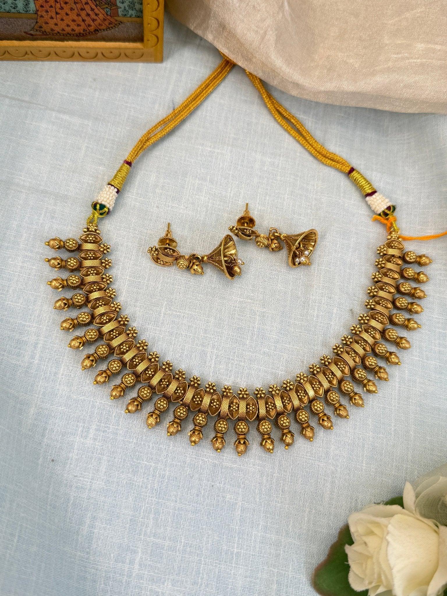 Royal Antique Short Necklace Set 880 - Mahilas