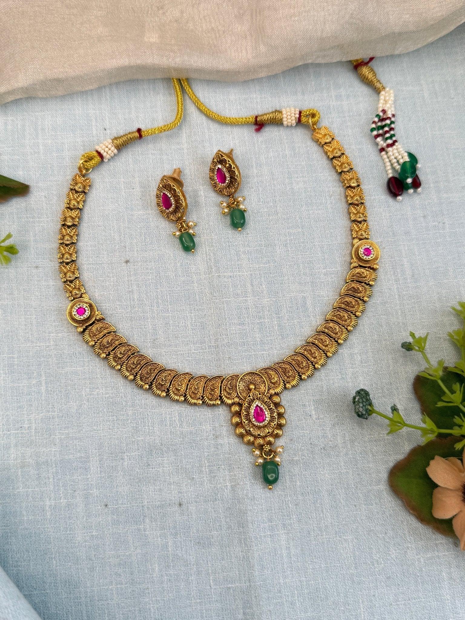 Royal Antique Short Necklace Set 957 - Mahilas