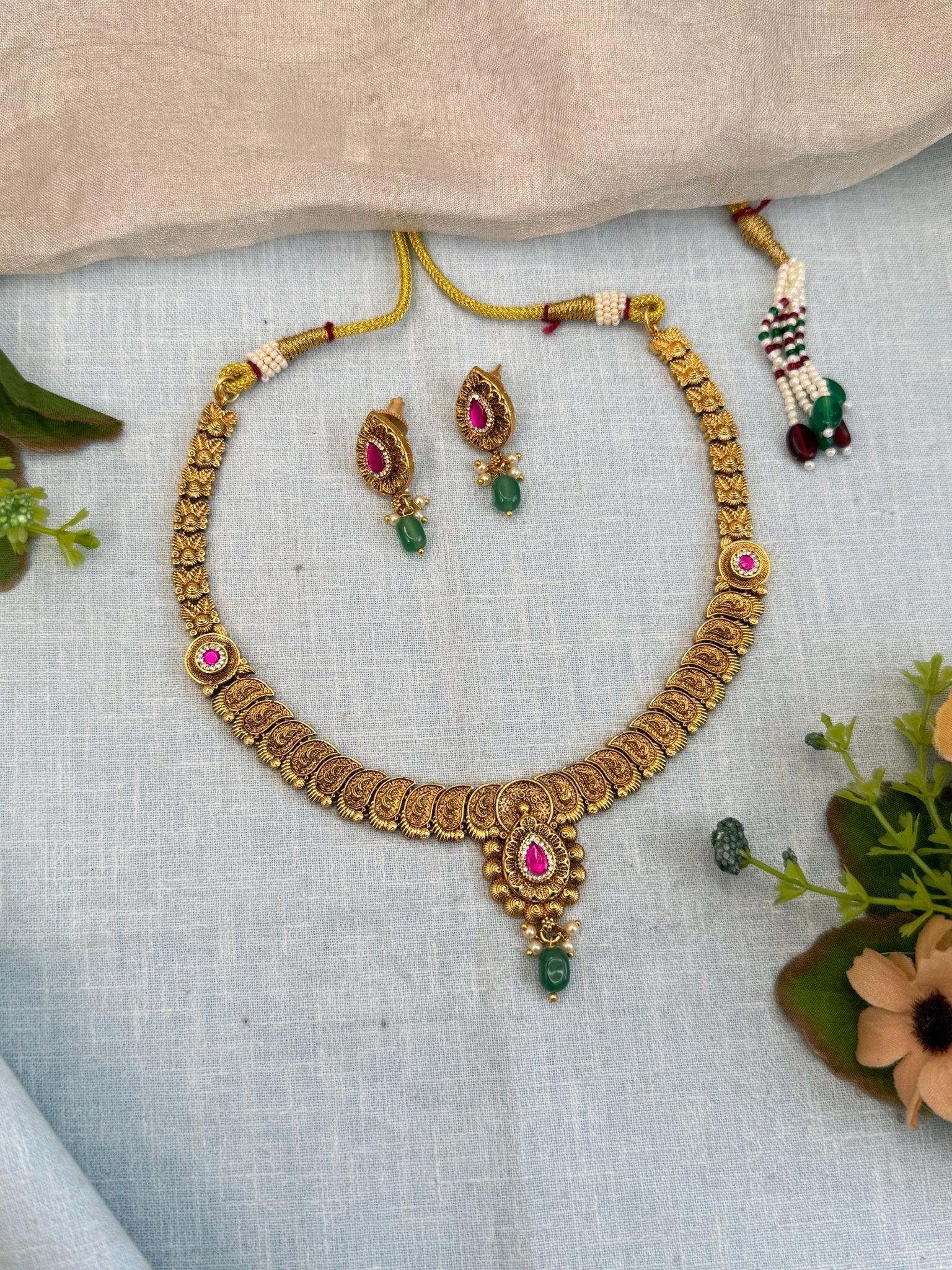 Royal Antique Short Necklace Set 957 - Mahilas