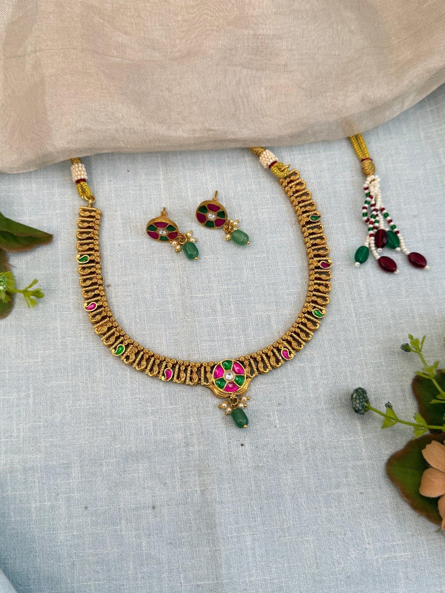 Royal Antique Short Necklace Set 960 - Mahilas