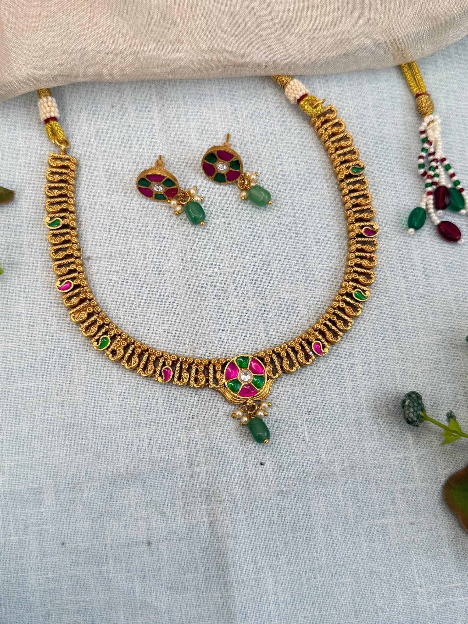 Royal Antique Short Necklace Set 960 - Mahilas