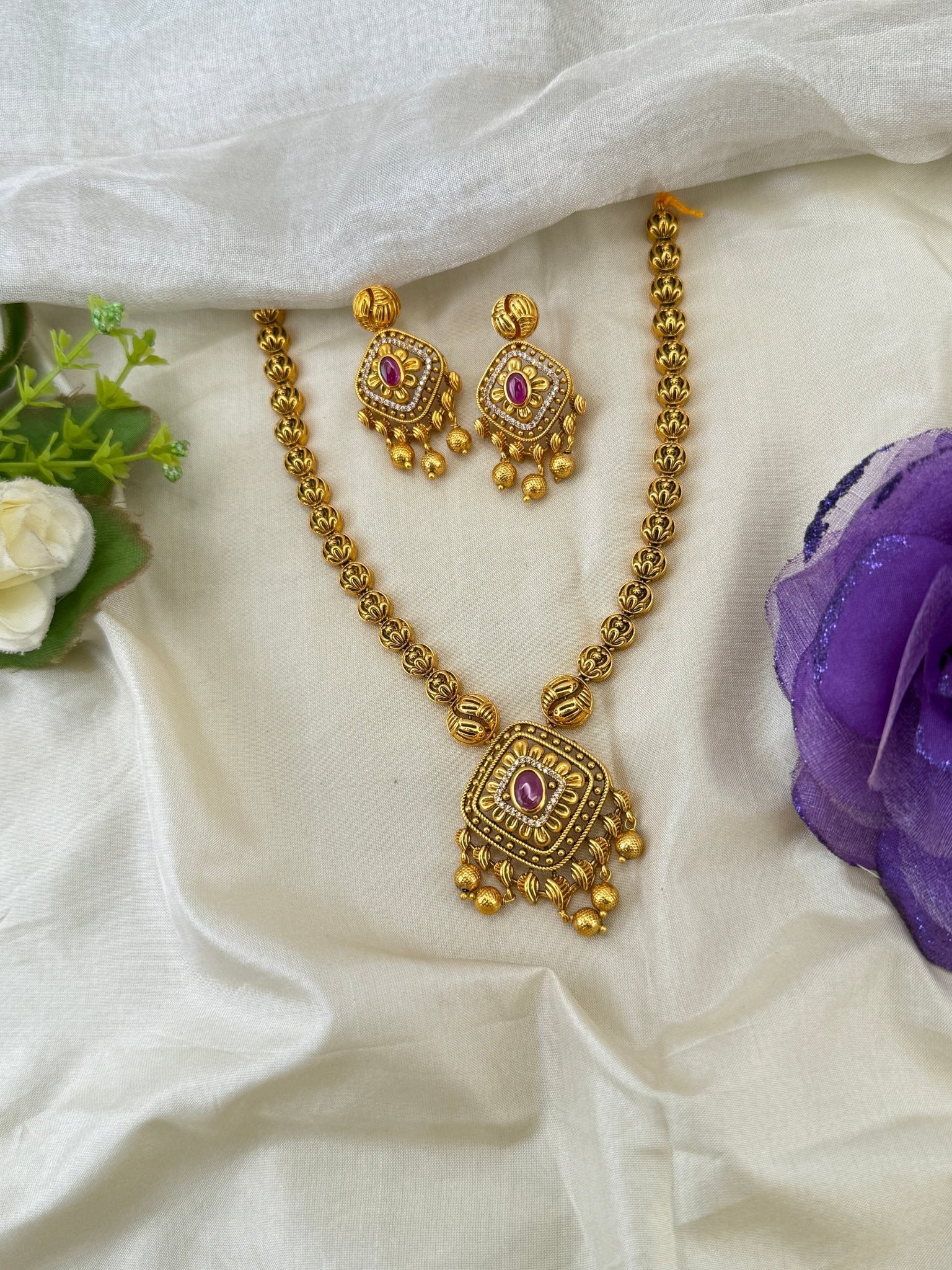 Royal Antique Short Pendant Necklace Set 1183 - Mahilas