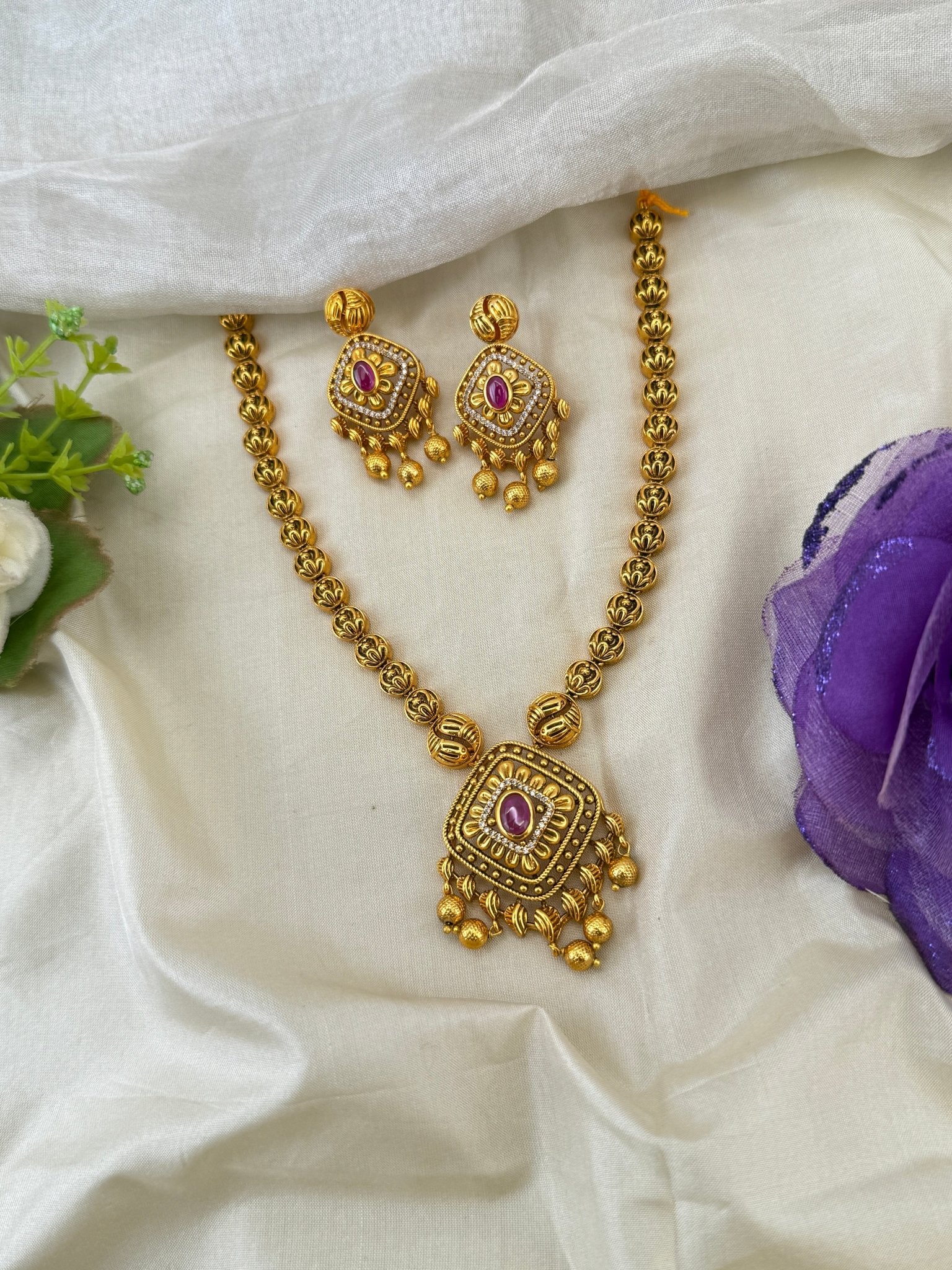 Royal Antique Short Pendant Necklace Set 1183 - Mahilas