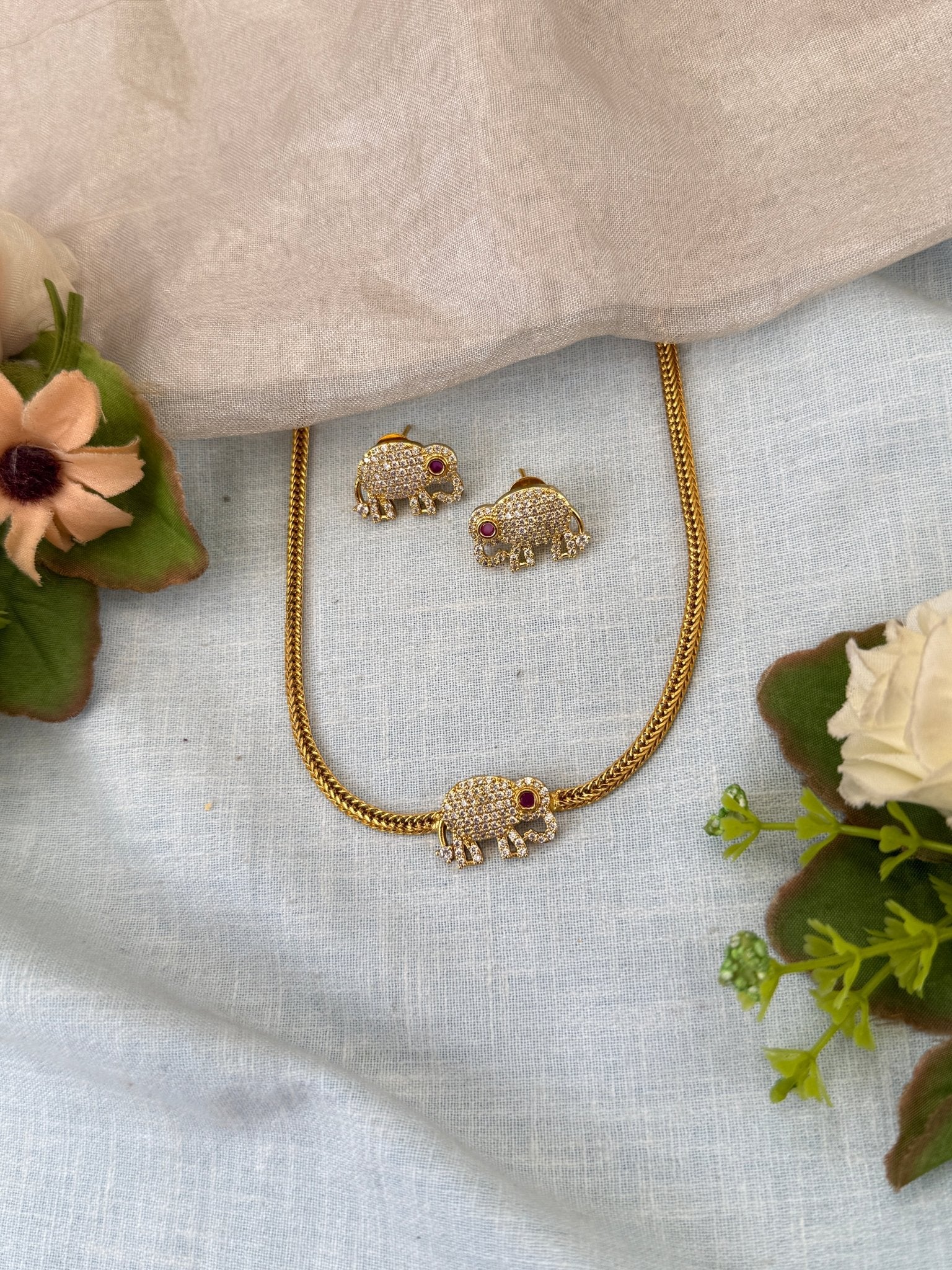 Royal Antique Simple Stone Elephant Pendant Necklace Set 0966 - Mahilas