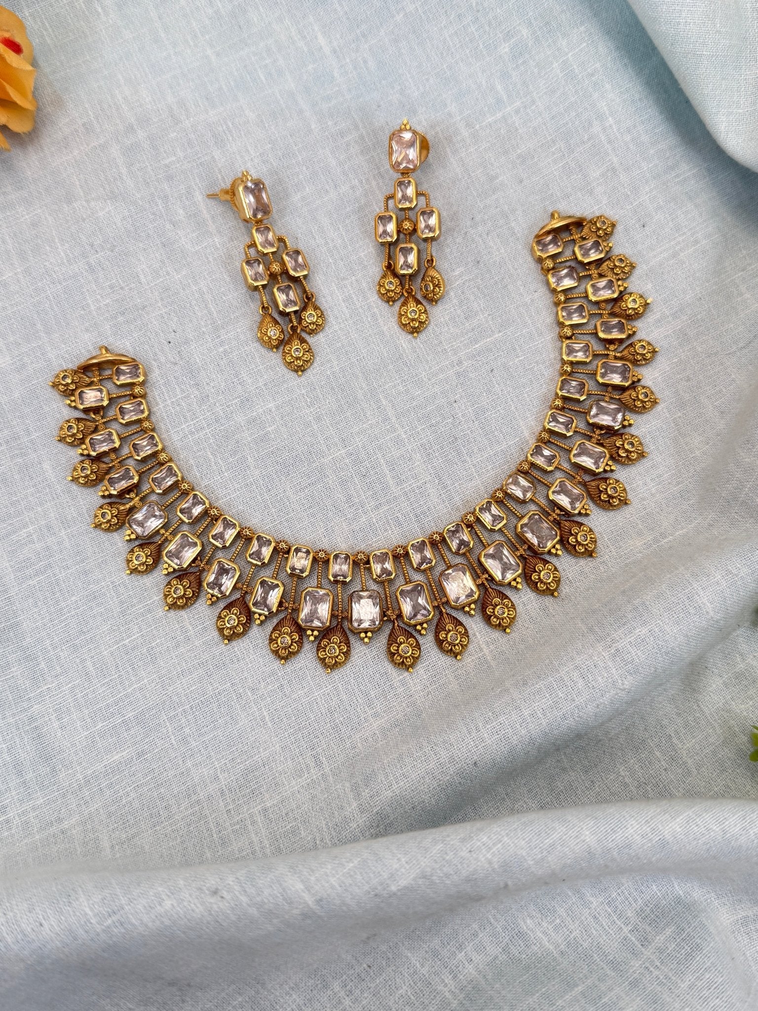 Royal Antique Stone Short Choker Necklace Set 0317 - Mahilas
