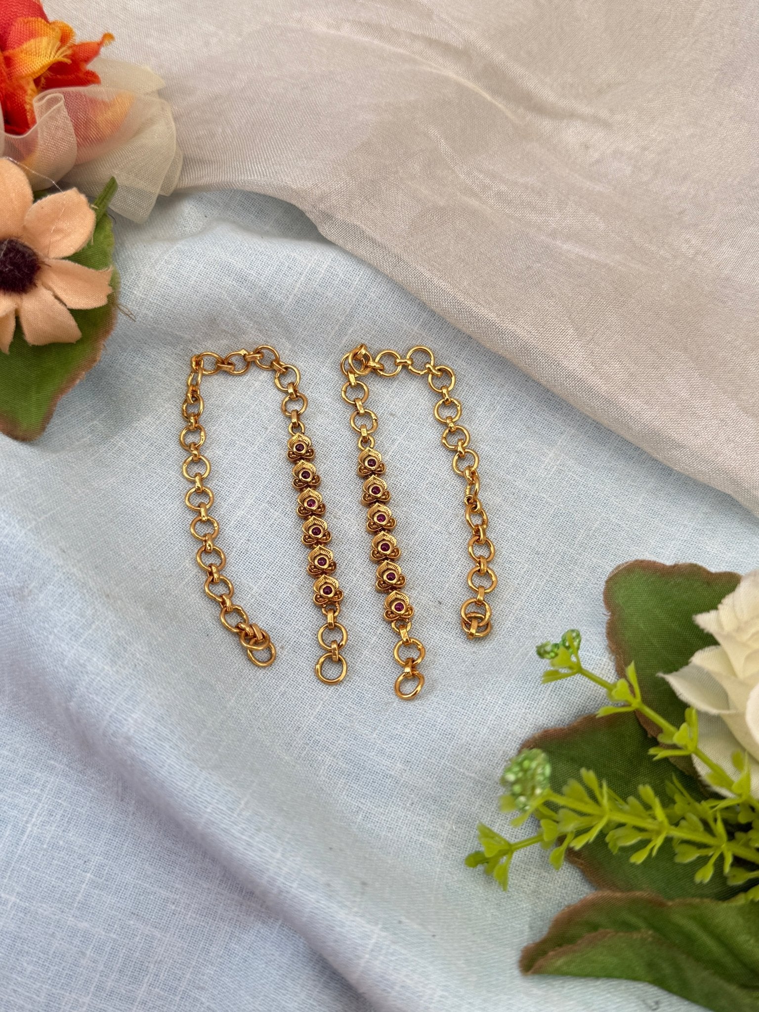 Royal Antique Straight Maatal Earchain 515 - Mahilas