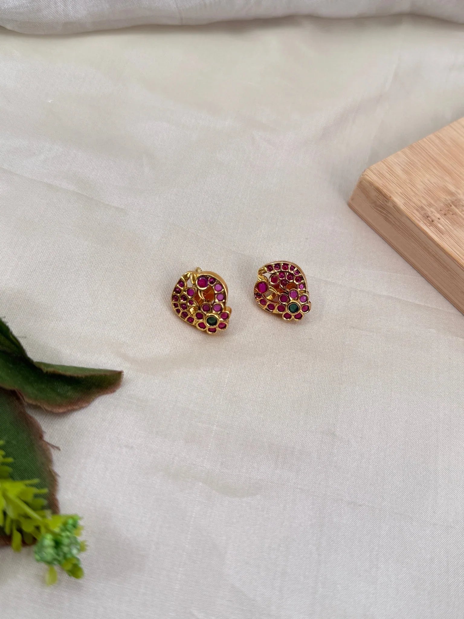 Royal Antique Stud Earrings 0424 - Mahilas
