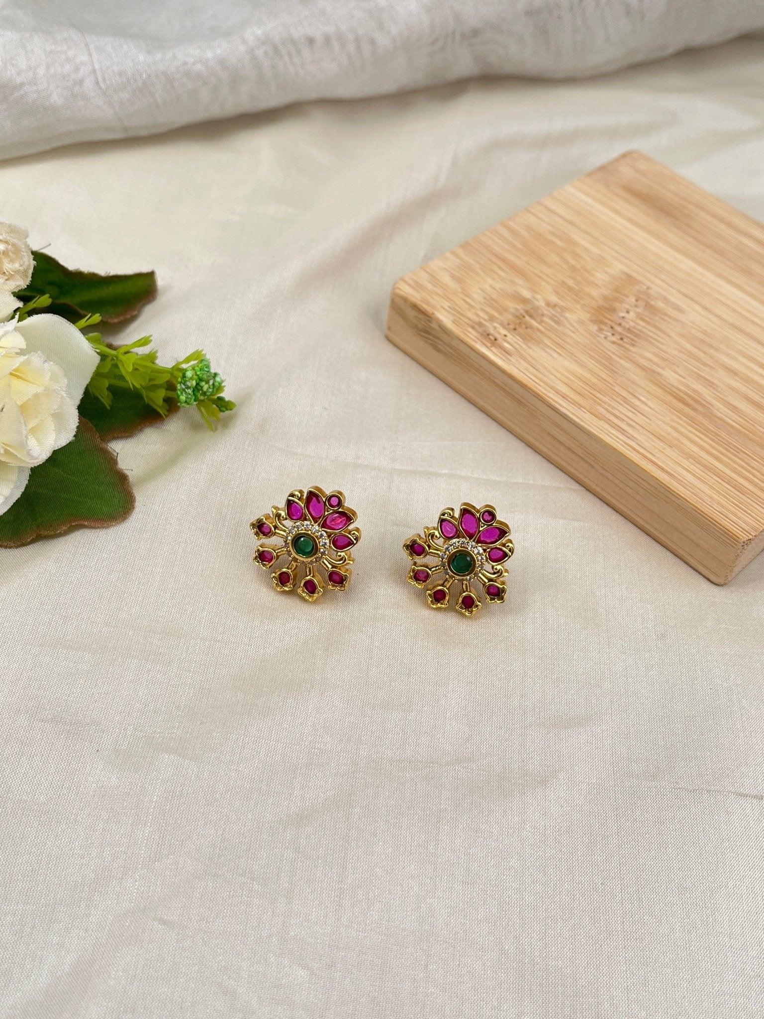 Royal Antique Stud Earrings 0449 - Mahilas