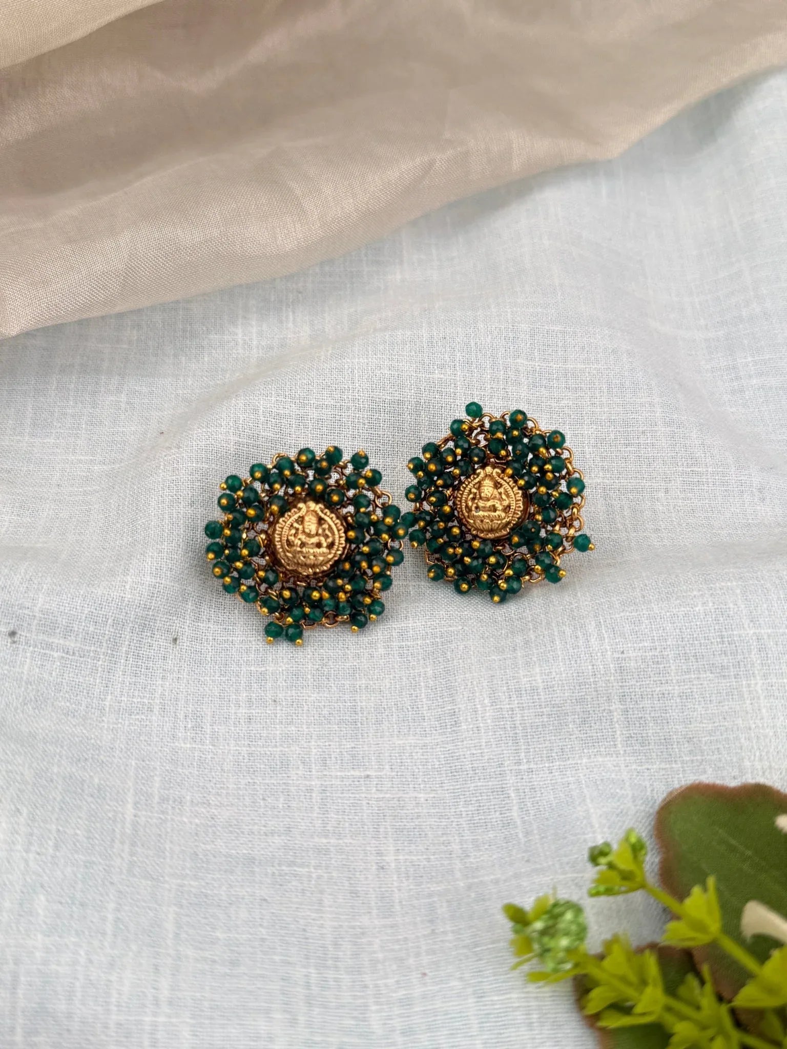 Royal Antique Stud Earrings 0456 - Mahilas