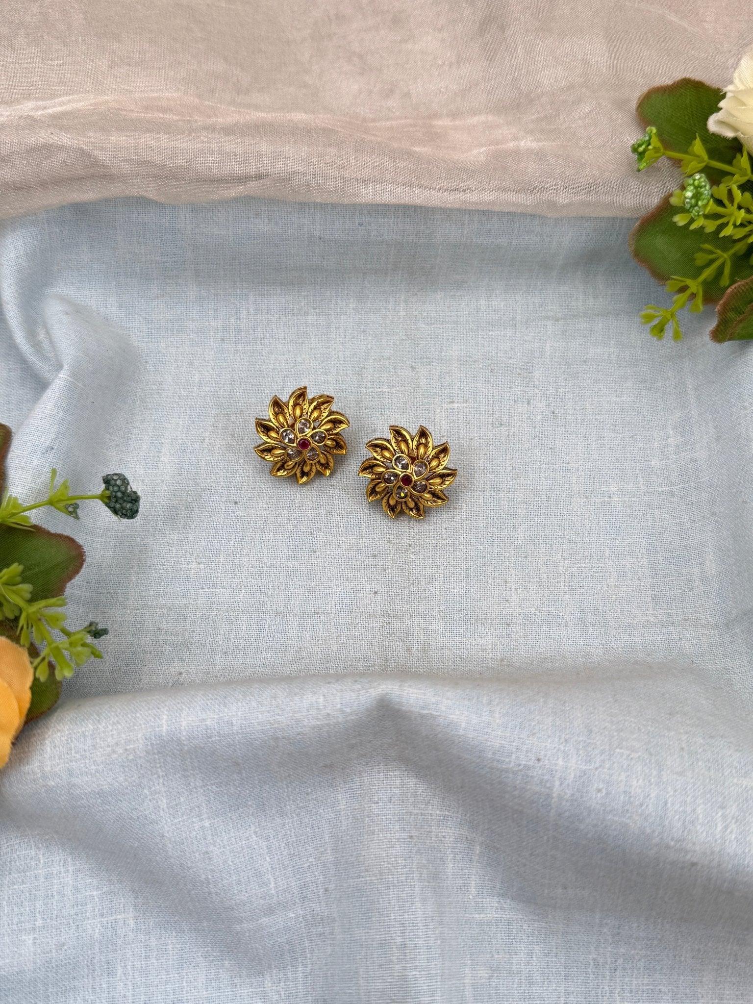 Royal Antique Stud Earrings 0704 - Mahilas