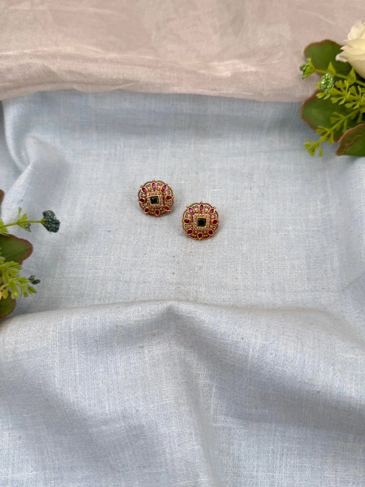 Royal Antique Stud Earrings 0705 - Mahilas
