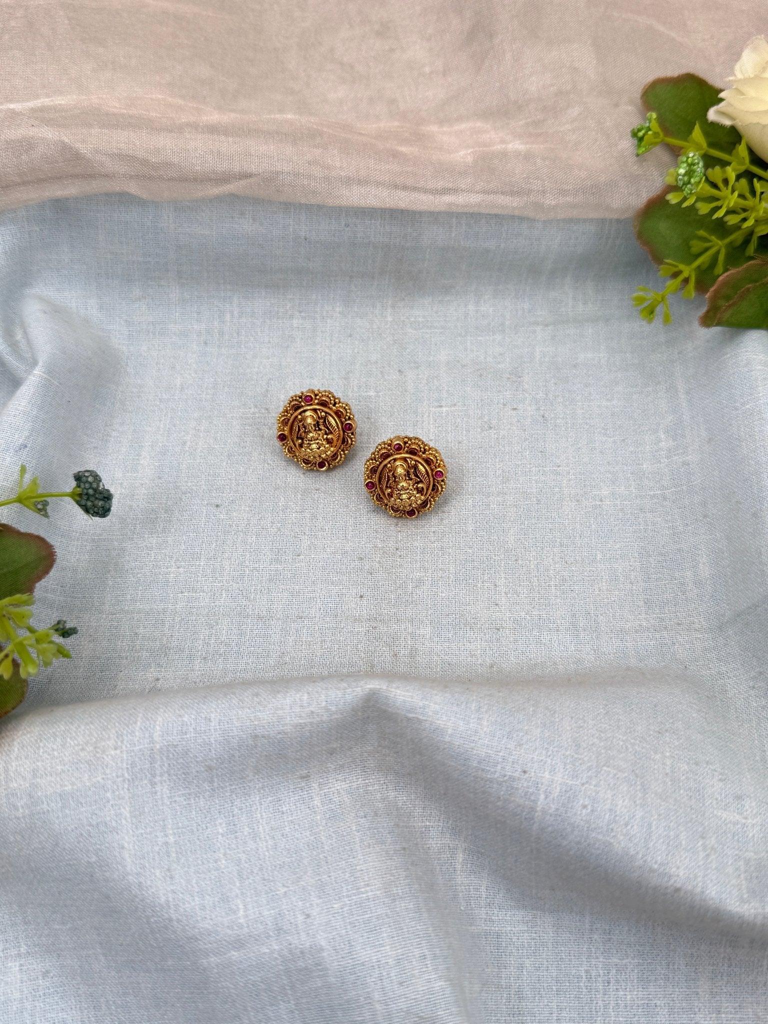 Royal Antique Stud Earrings 0707 - Mahilas