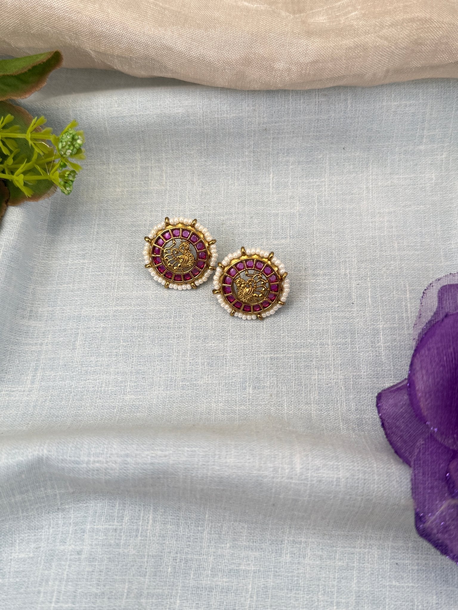 Royal Antique Stud Earrings 0869 - Mahilas