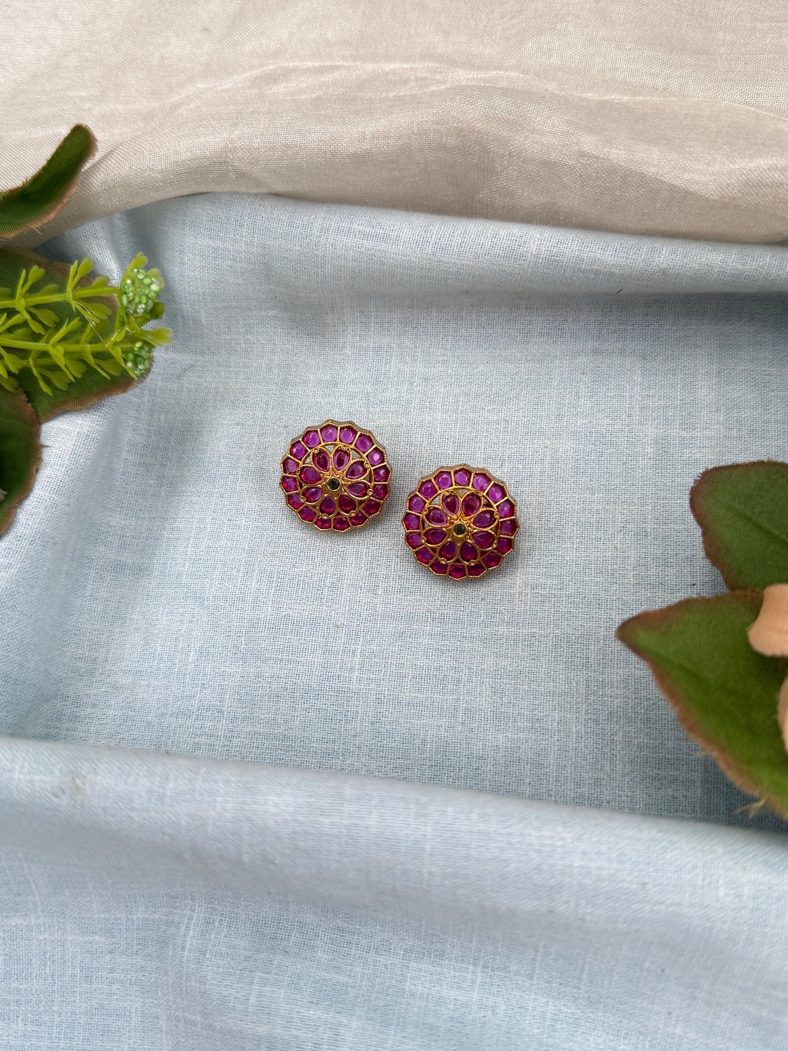 Royal Antique Stud Earrings 0900 - Mahilas